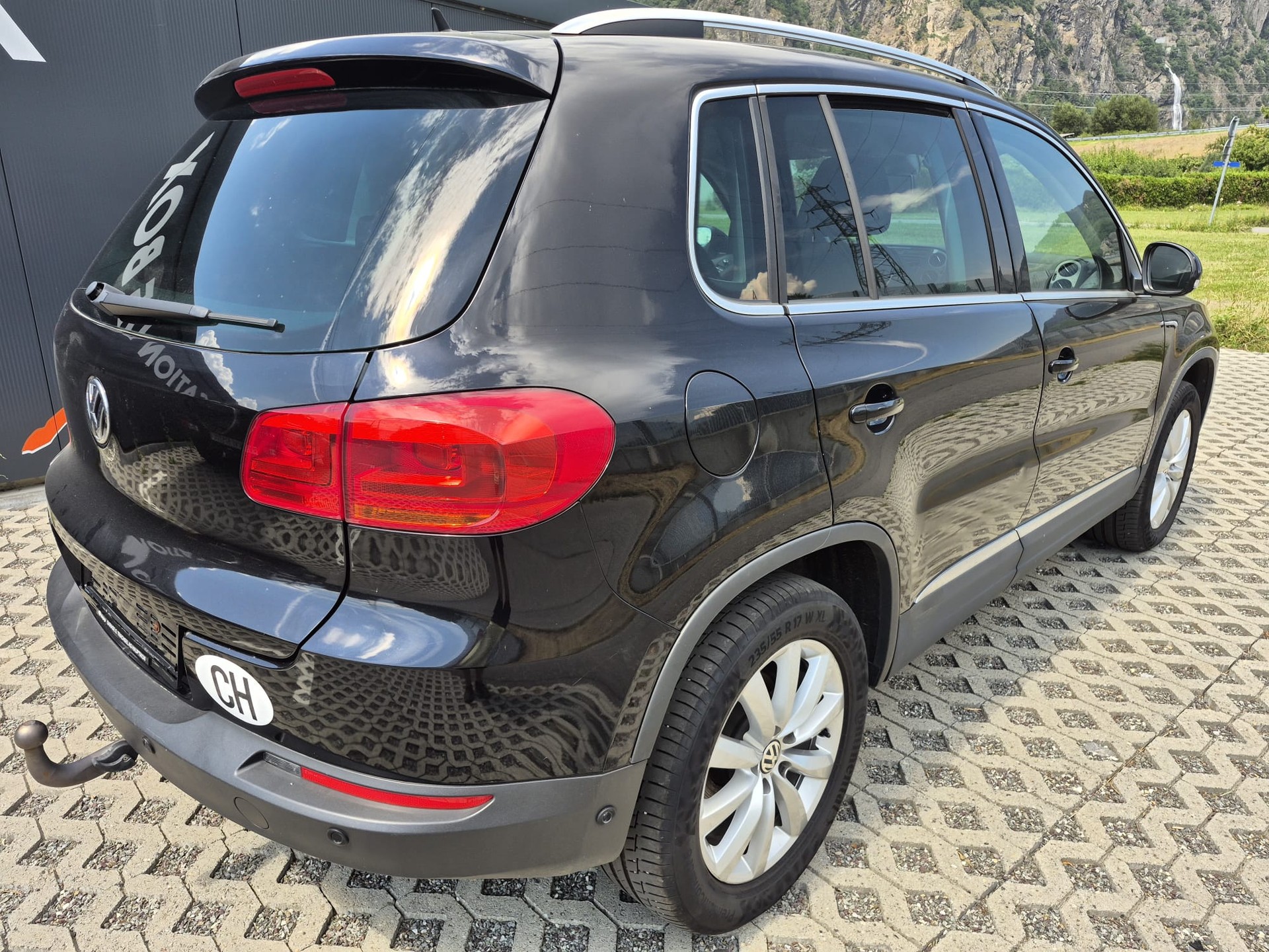 VW Tiguan 2.0 TDI BlueMotion Trend&Fun 4Motion DSG-image-3