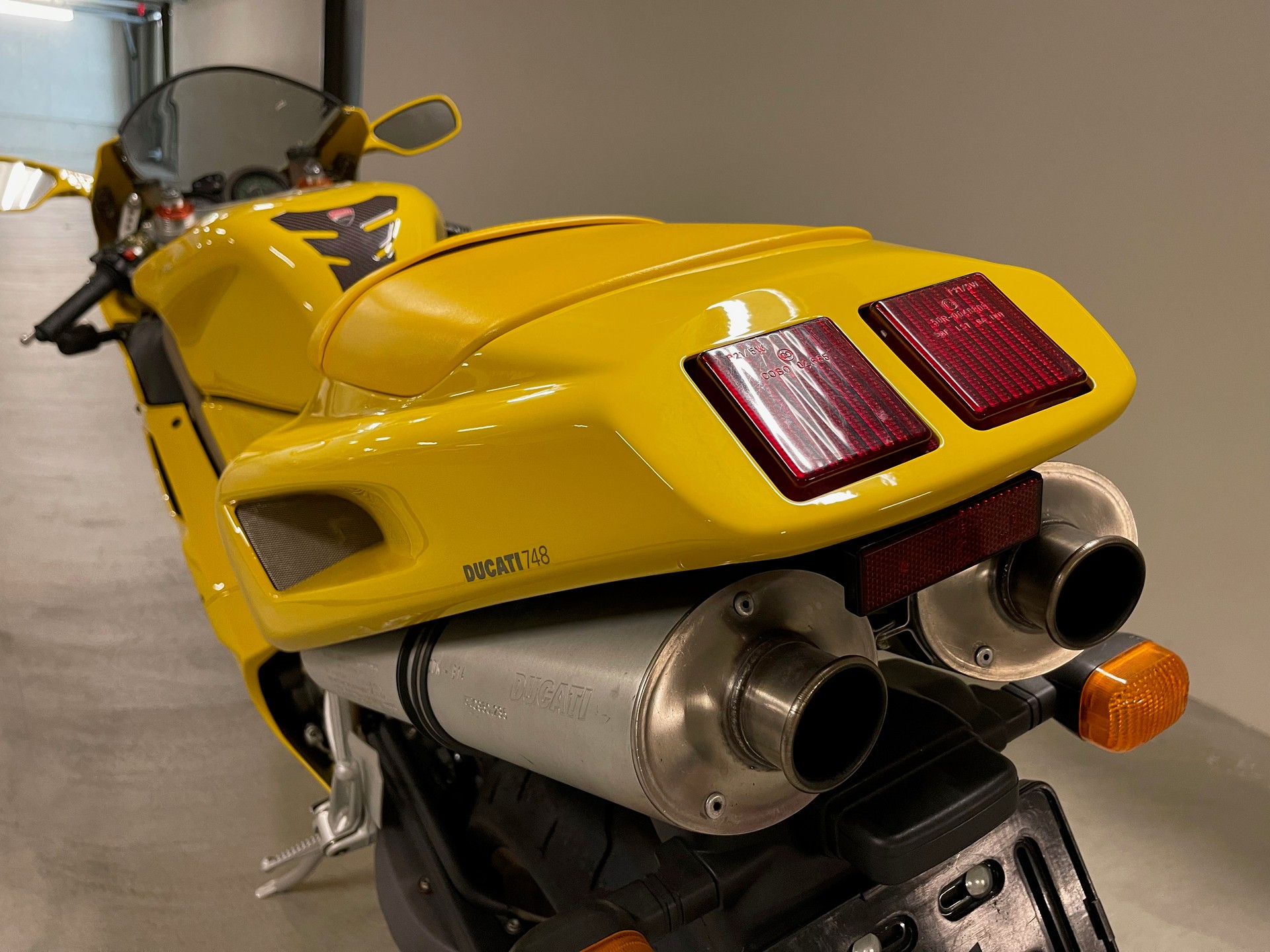 DUCATI 748 Biposto I.E.-image-9