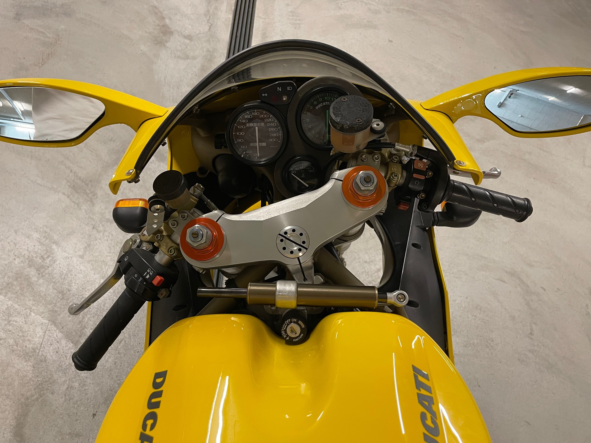 DUCATI 748 Biposto I.E.-image-4