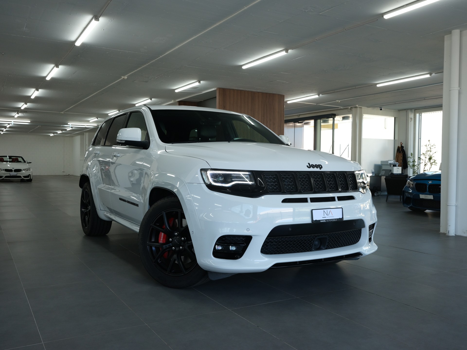JEEP Grand Cherokee 6.4 V8 HEMI SRT8 Automatic *Sportabgassanlage* *Head up Display* *Carplay*
