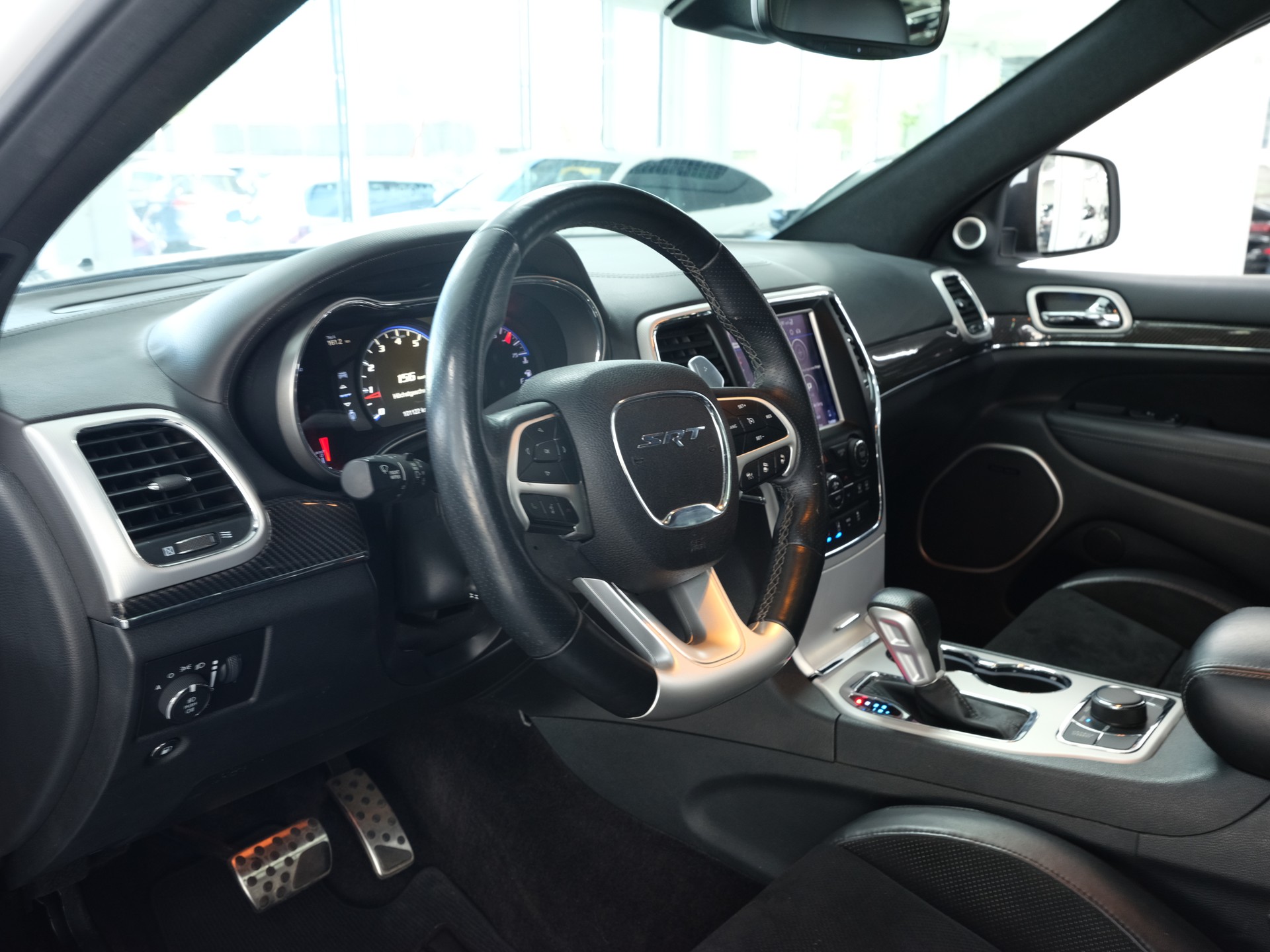 JEEP Grand Cherokee 6.4 V8 HEMI SRT8 Automatic *Sportabgassanlage* *Head up Display* *Carplay*-image-14