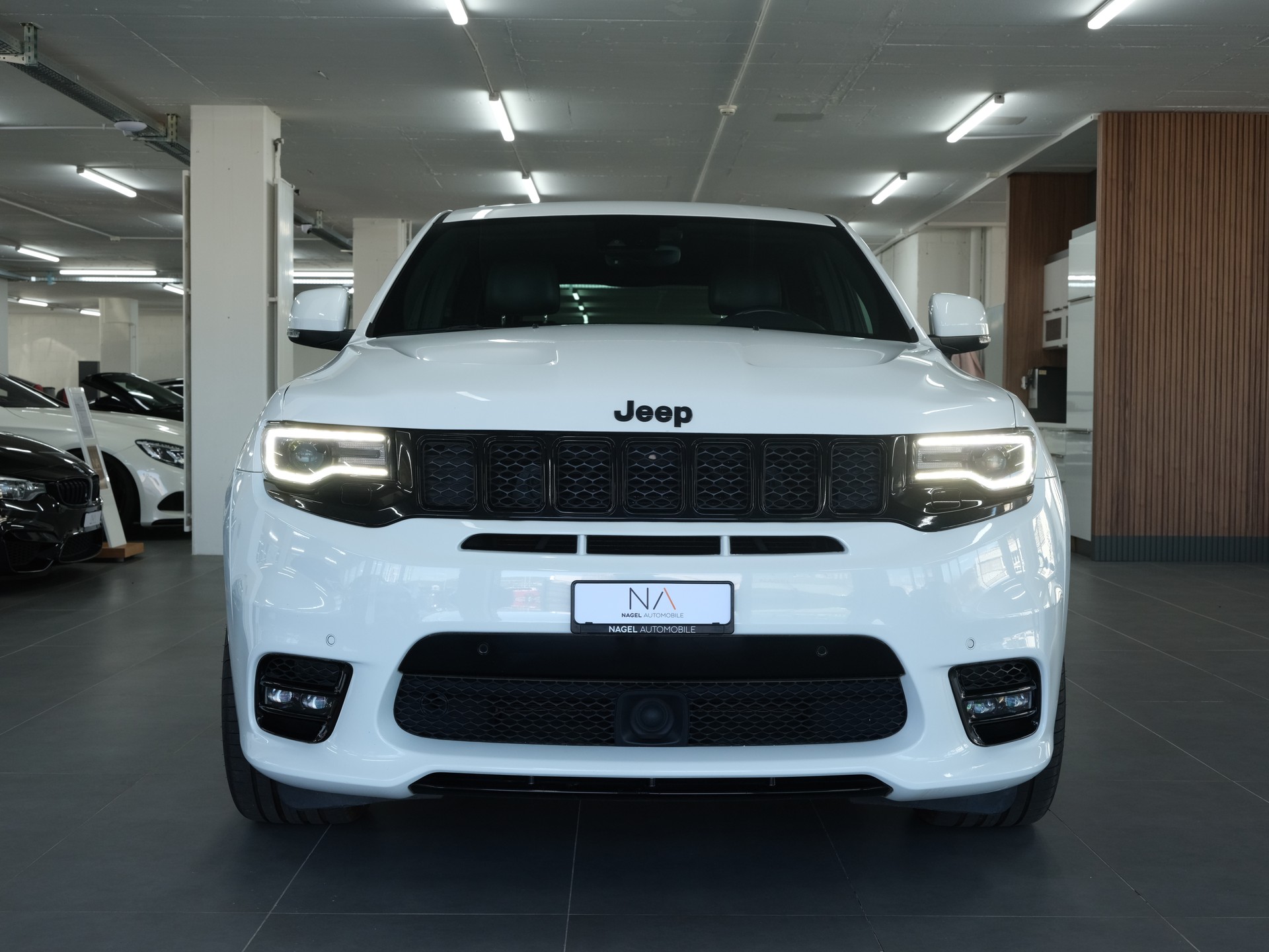 JEEP Grand Cherokee 6.4 V8 HEMI SRT8 Automatic *Sportabgassanlage* *Head up Display* *Carplay*-image-8