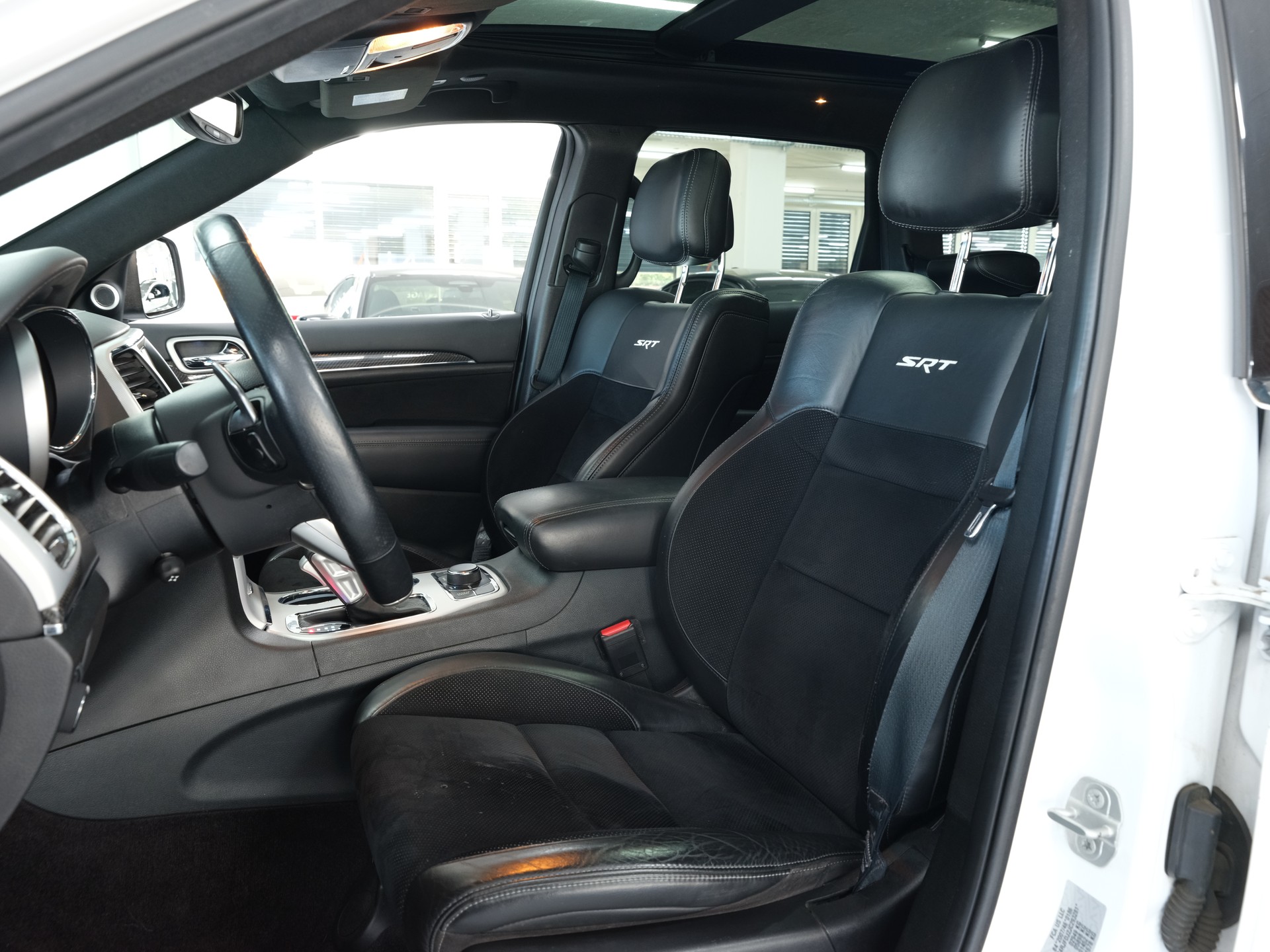 JEEP Grand Cherokee 6.4 V8 HEMI SRT8 Automatic *Sportabgassanlage* *Head up Display* *Carplay*-image-13