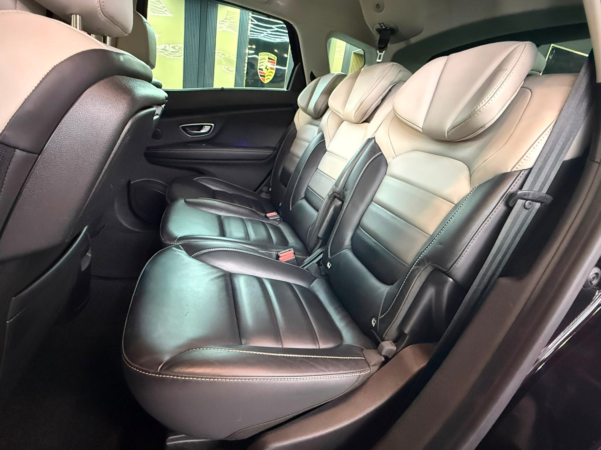 RENAULT Scénic 1.6 dCi Initiale Paris EDC-image-14
