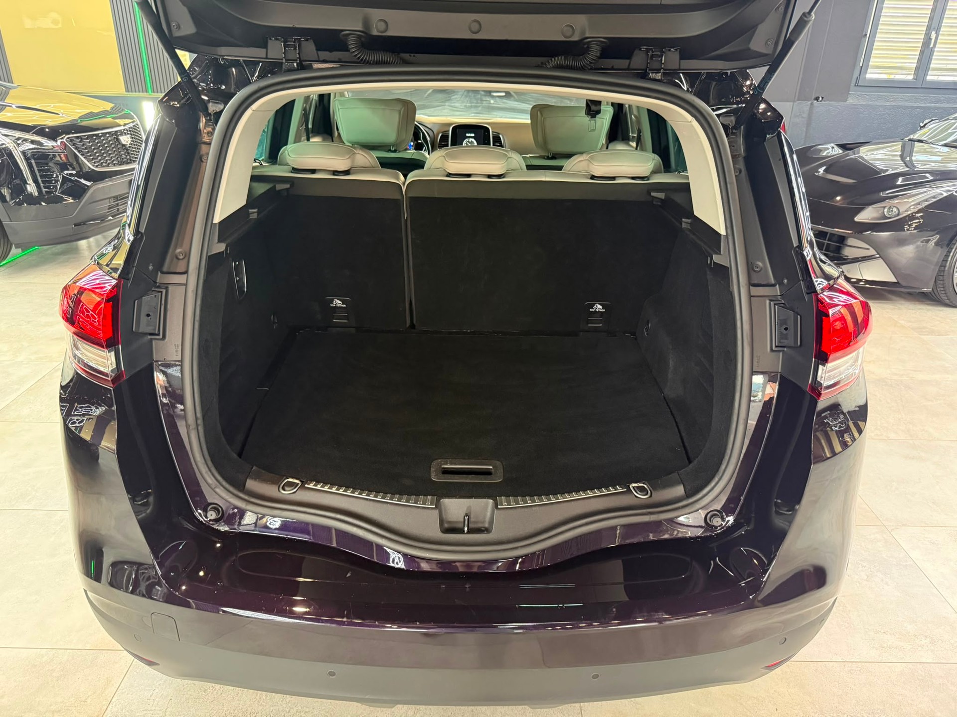 RENAULT Scénic 1.6 dCi Initiale Paris EDC-image-15