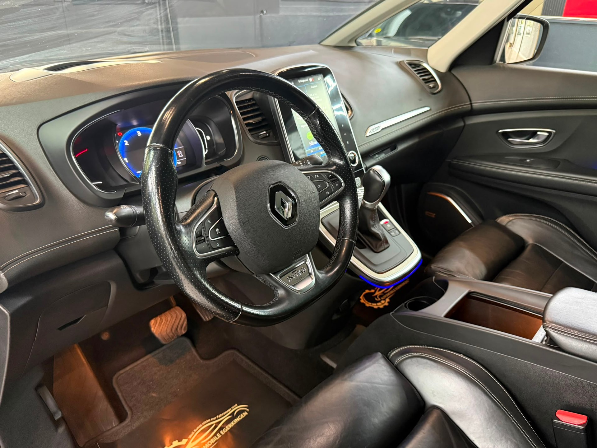 RENAULT Scénic 1.6 dCi Initiale Paris EDC-image-8