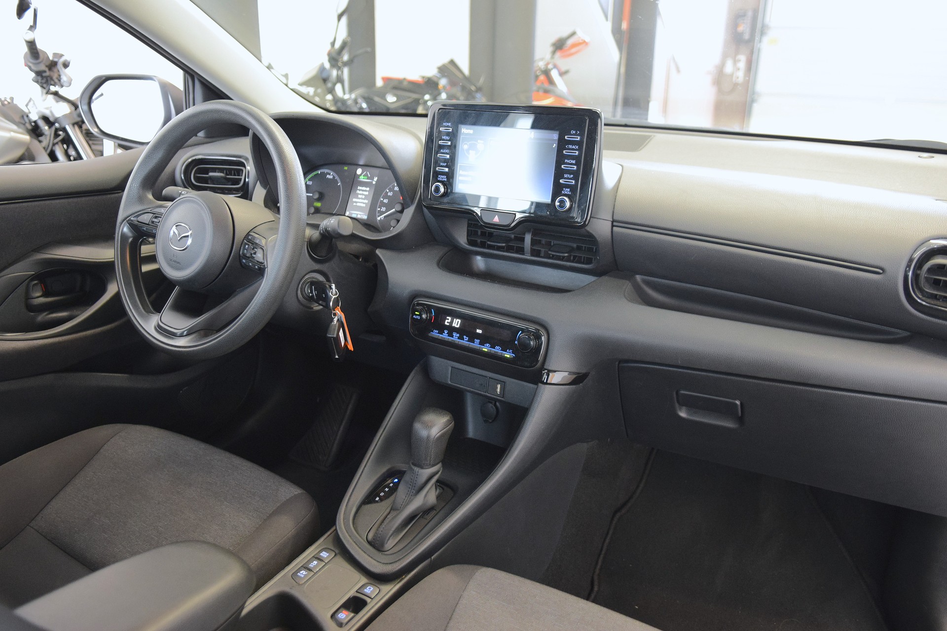 MAZDA 2 Hybrid Pure-image-11