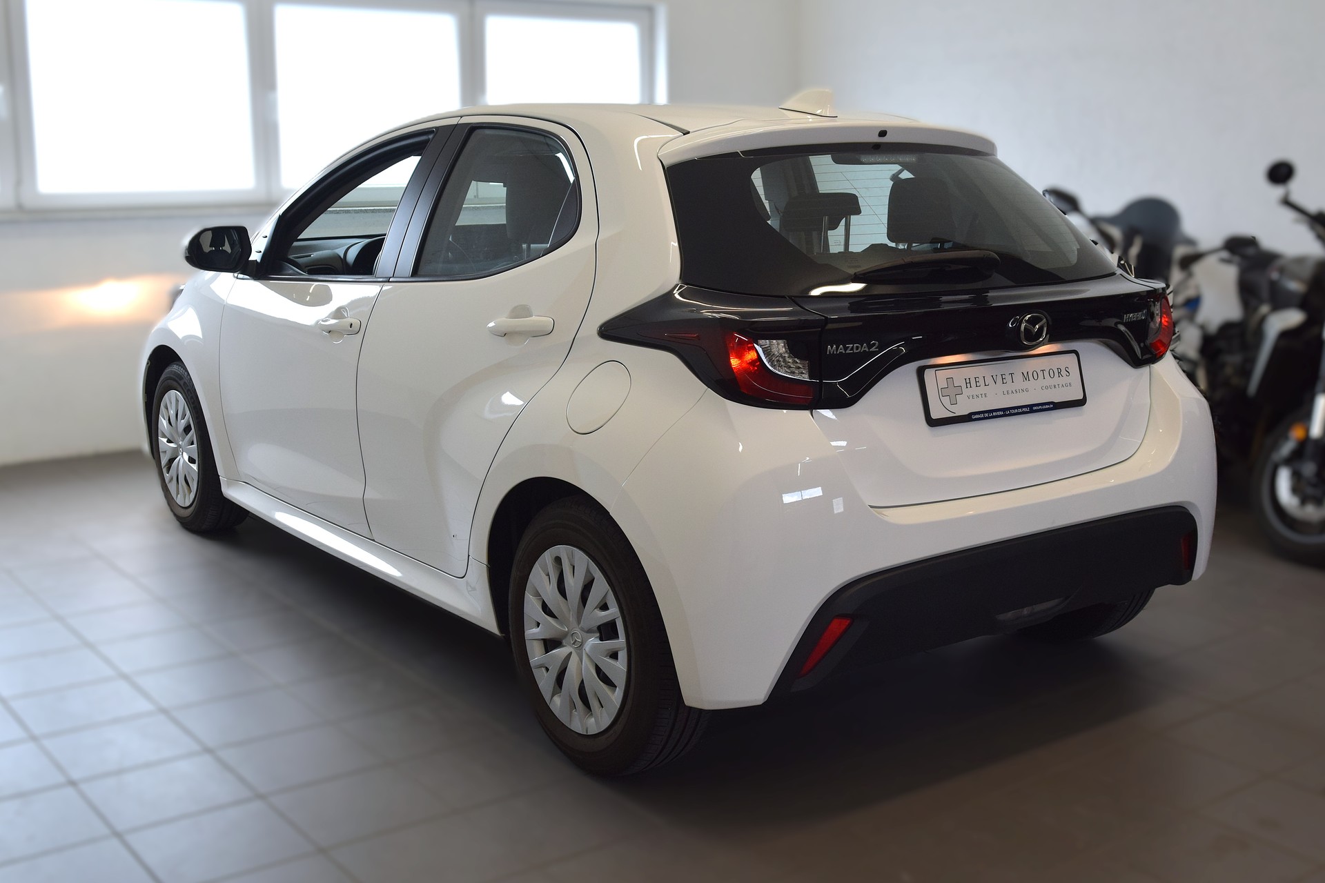 MAZDA 2 Hybrid Pure-image-6