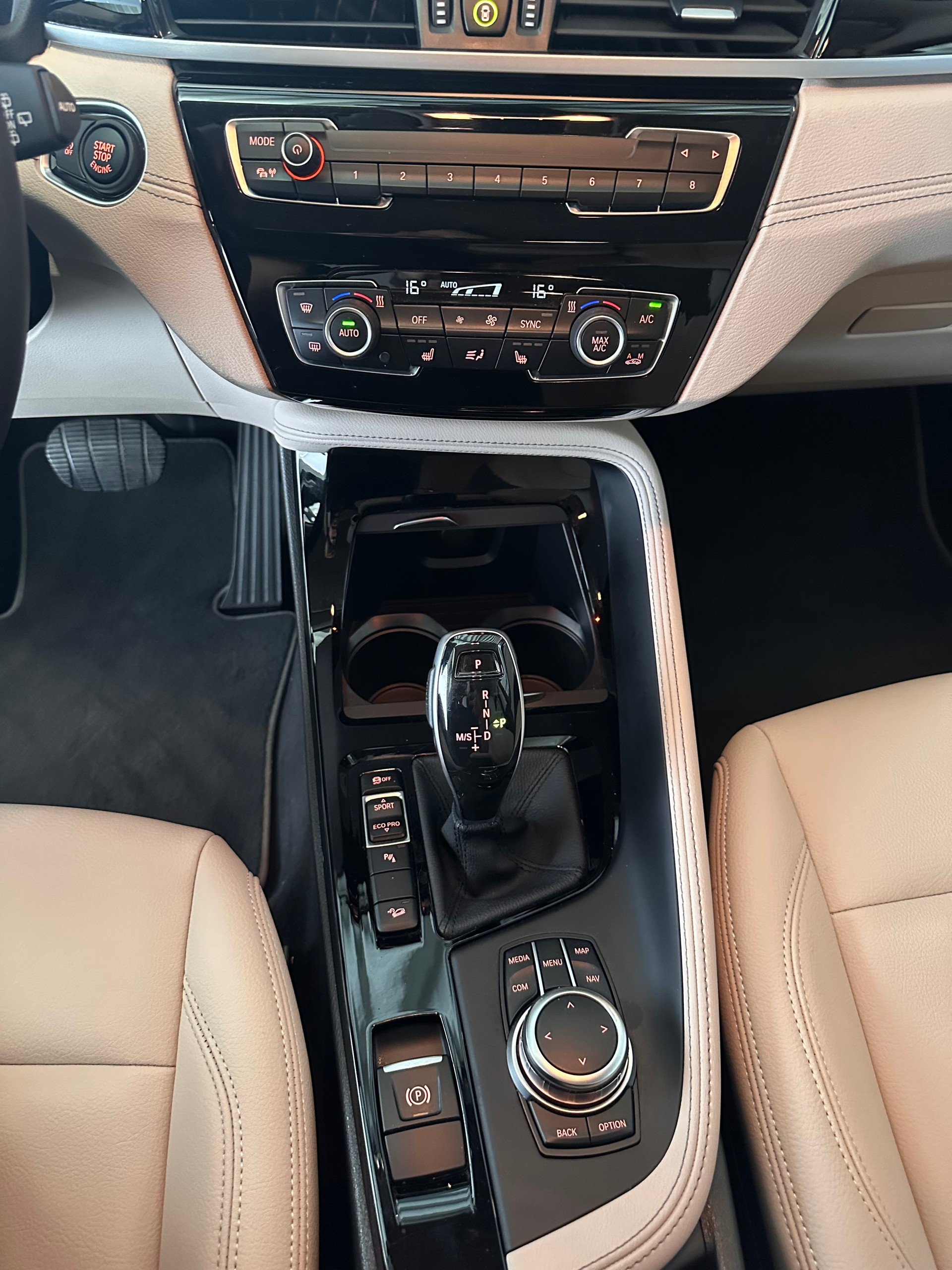 BMW X2 20i xDrive-image-11