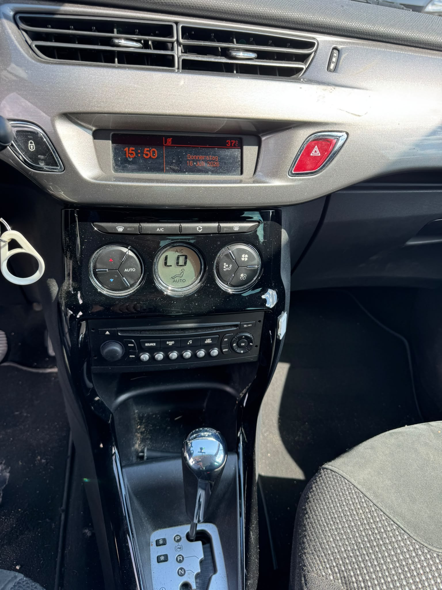 CITROEN C3 1.6i 16V Exclusive Automatic-image-8