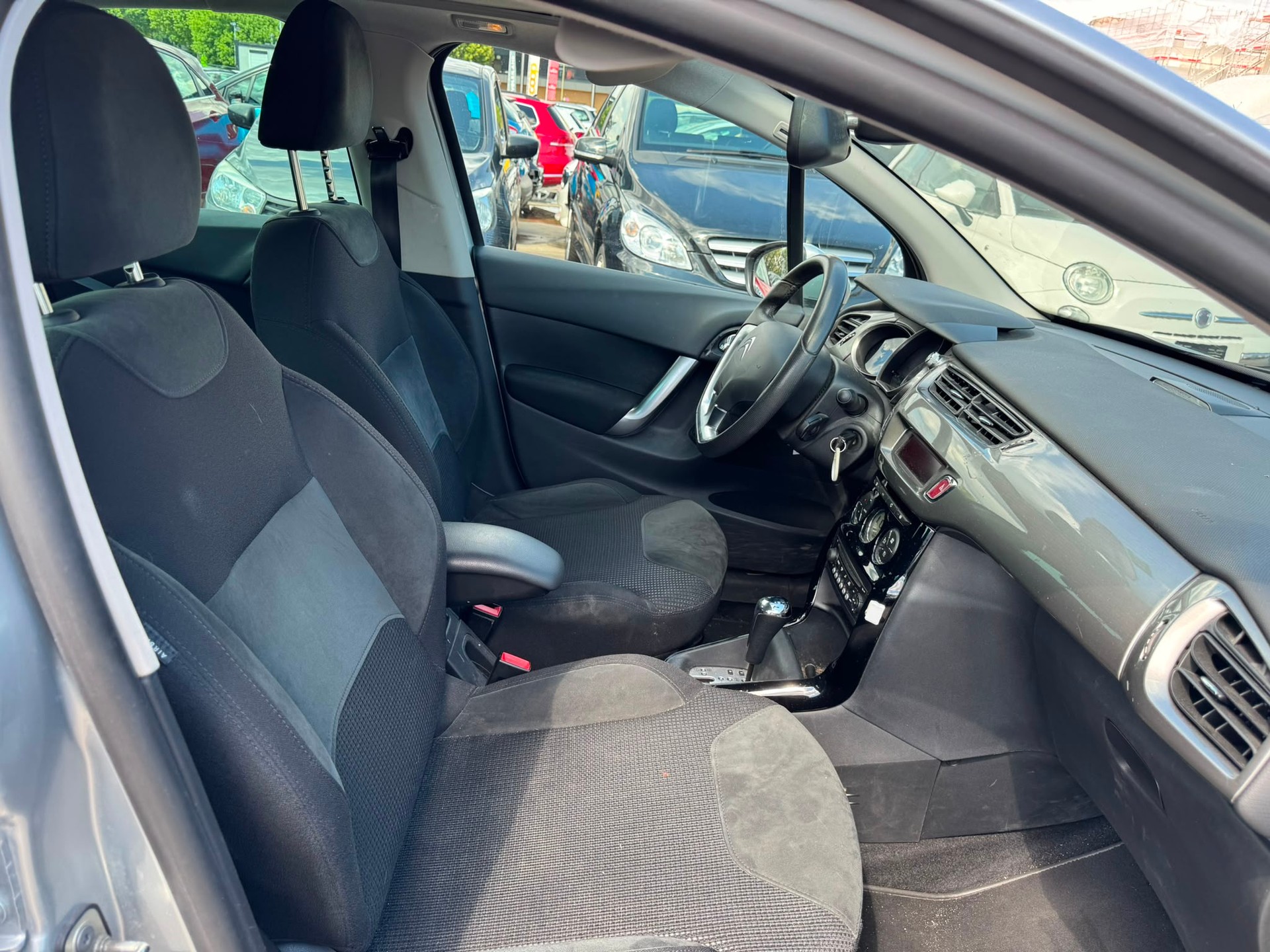 CITROEN C3 1.6i 16V Exclusive Automatic-image-6