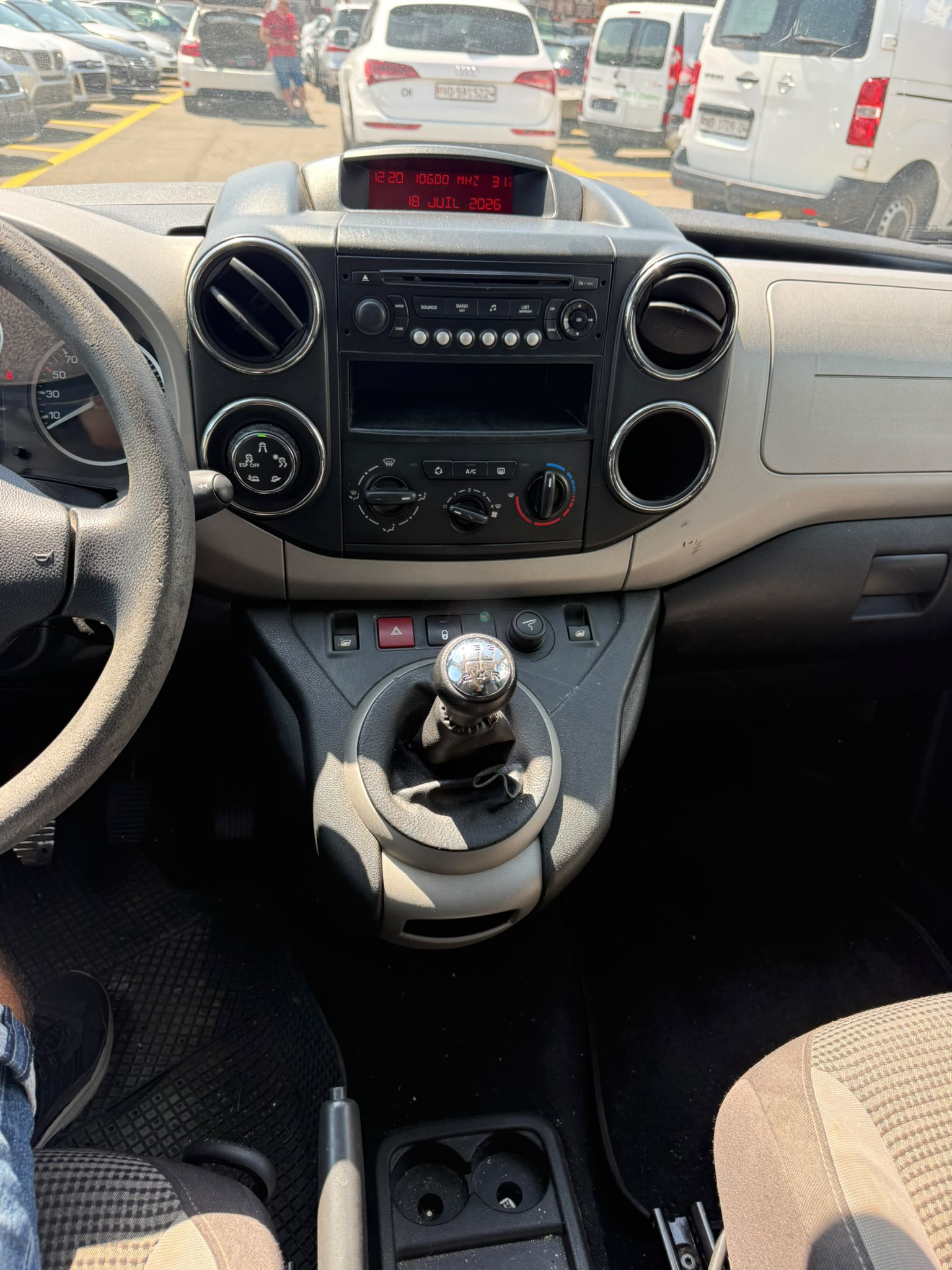 PEUGEOT Partner 1.6 HDI Trendy Clim (Pack)-image-8