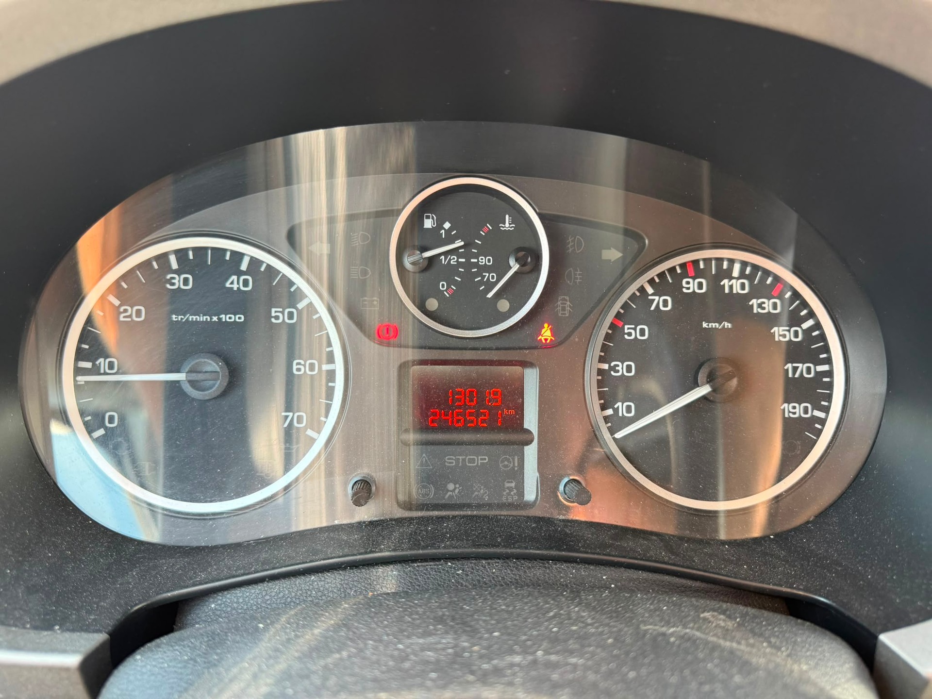 PEUGEOT Partner 1.6 HDI Trendy Clim (Pack)-image-6