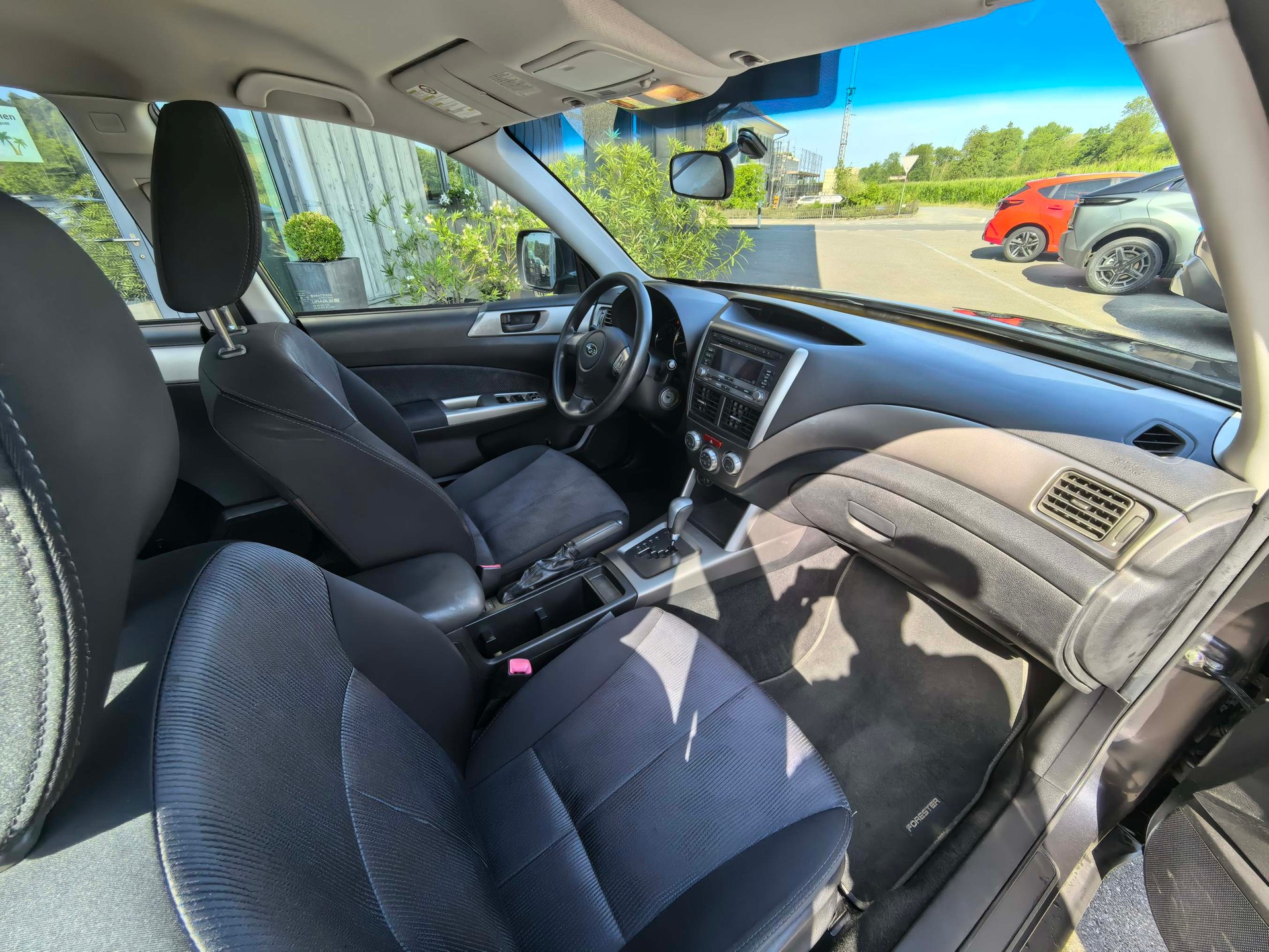 SUBARU Forester 2.0X Swiss Automatic-image-10