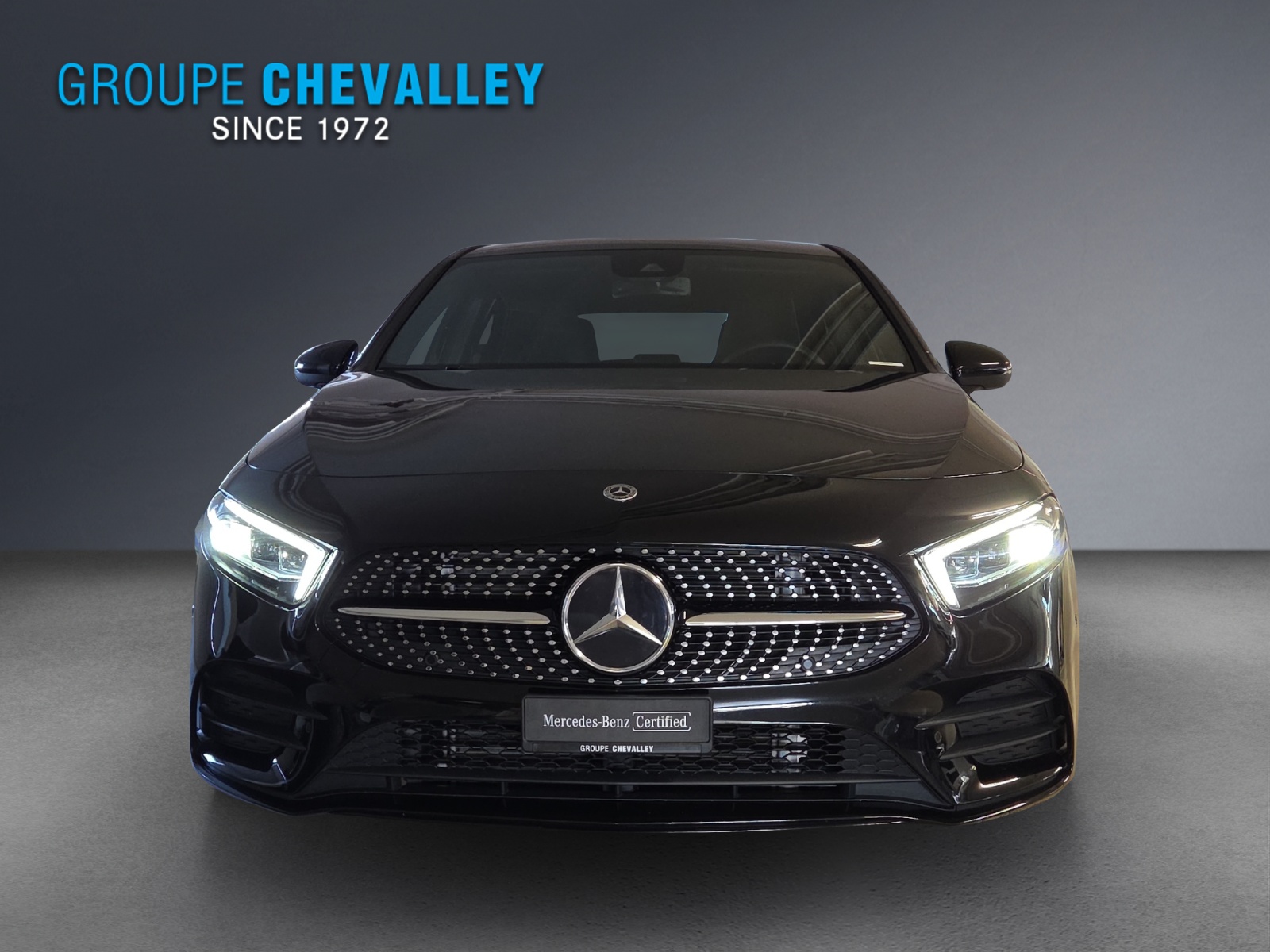 MERCEDES-BENZ A 200 AMG Line-showroom-element-1