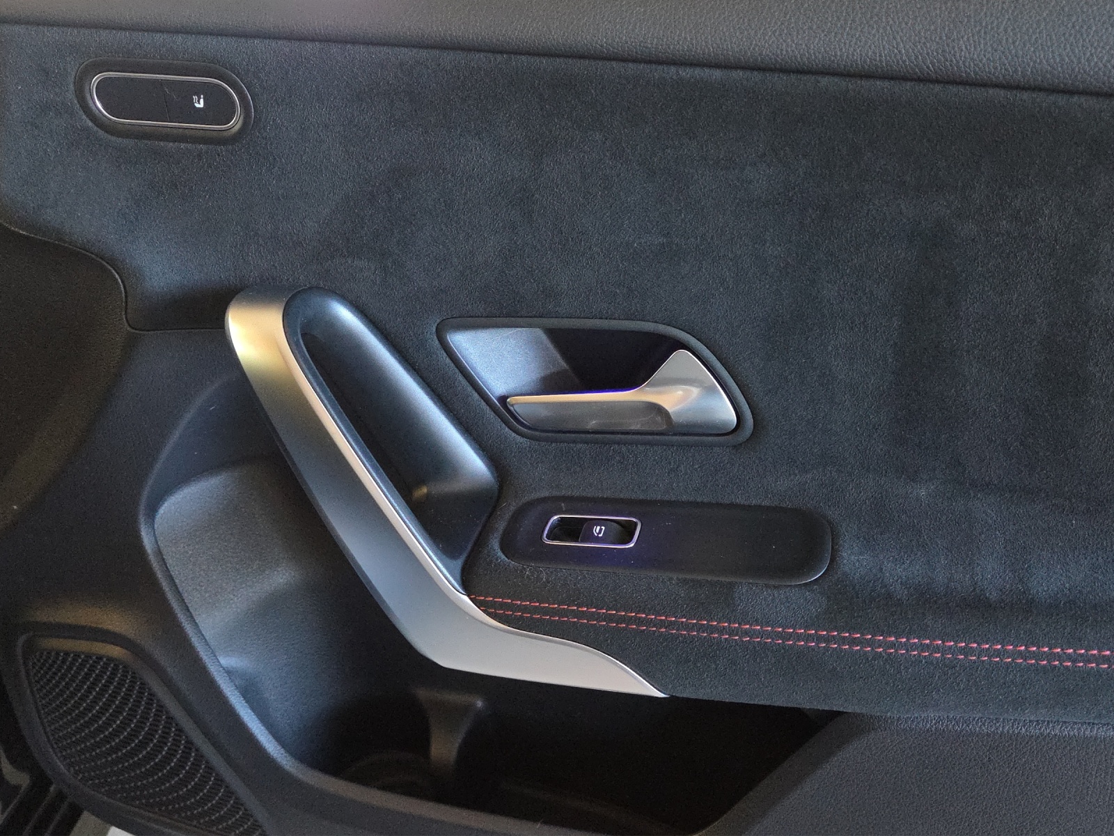 MERCEDES-BENZ A 200 AMG Line-image-10