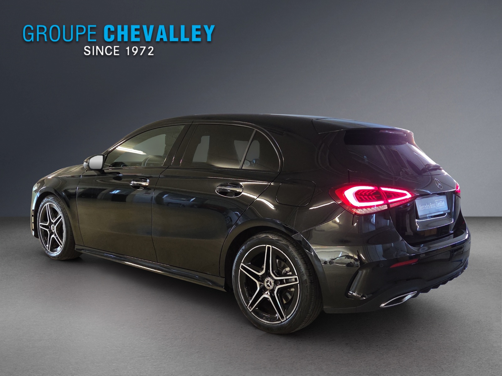 MERCEDES-BENZ A 200 AMG Line-showroom-element-3