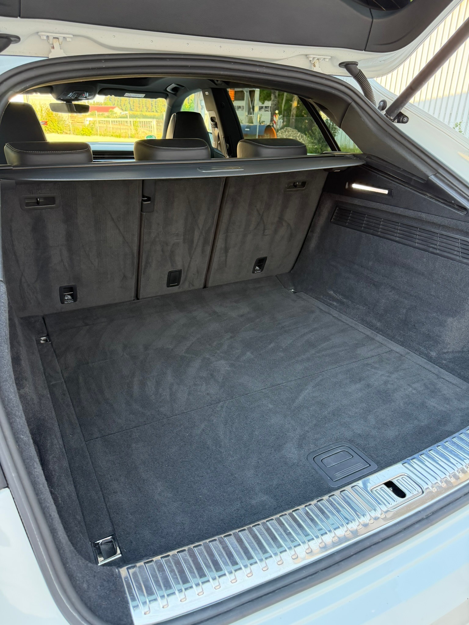 AUDI 4.0 V8 TDI quattro T-Tronic-image-12