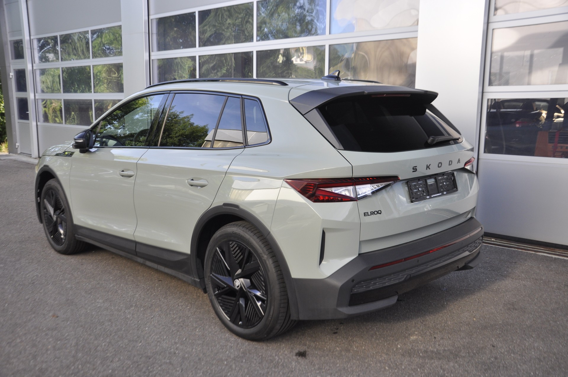 SKODA Elroq RS 4x4 I Anhängerkupplung-image-13