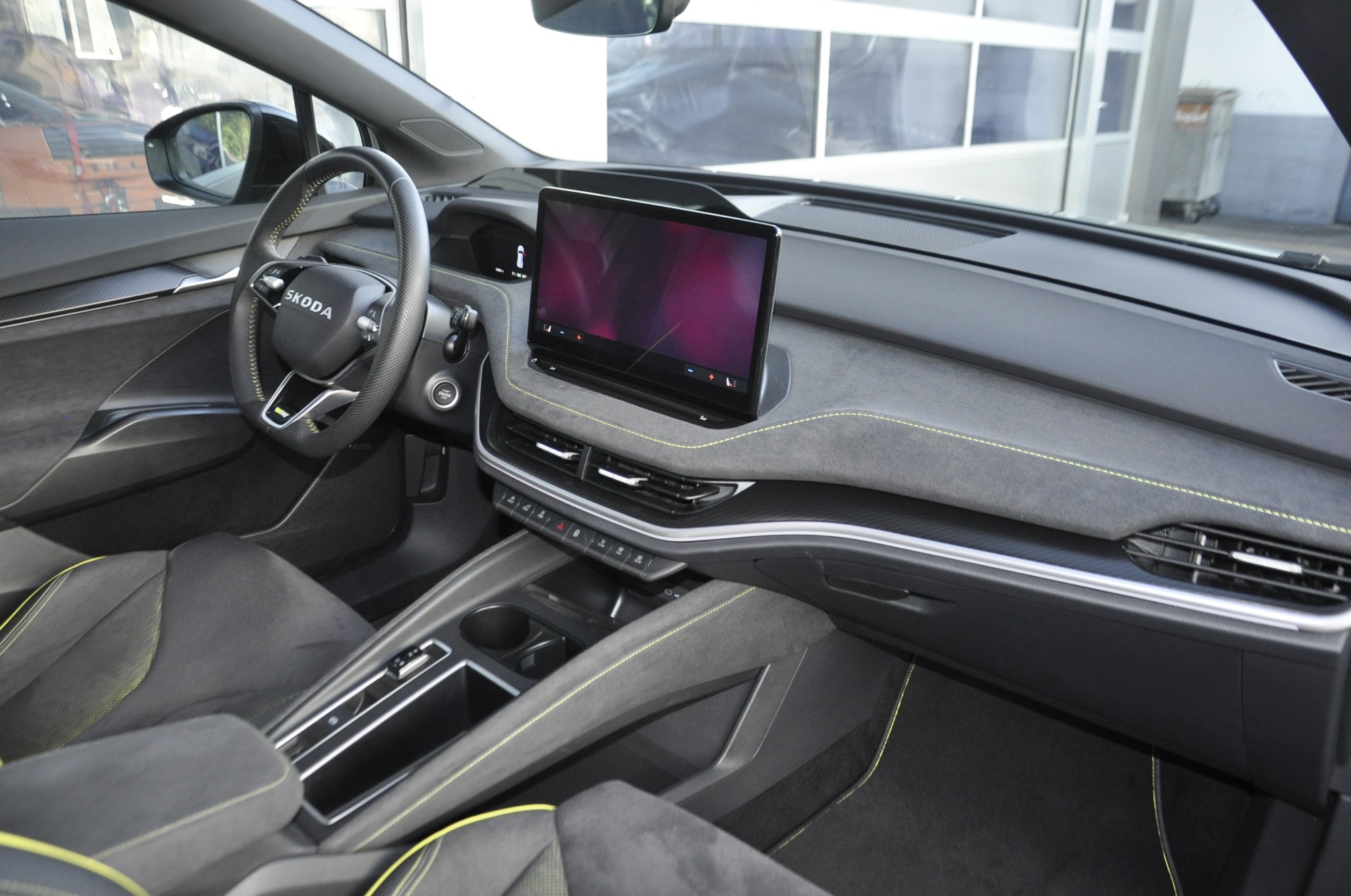 SKODA Elroq RS 4x4 I Anhängerkupplung-image-7