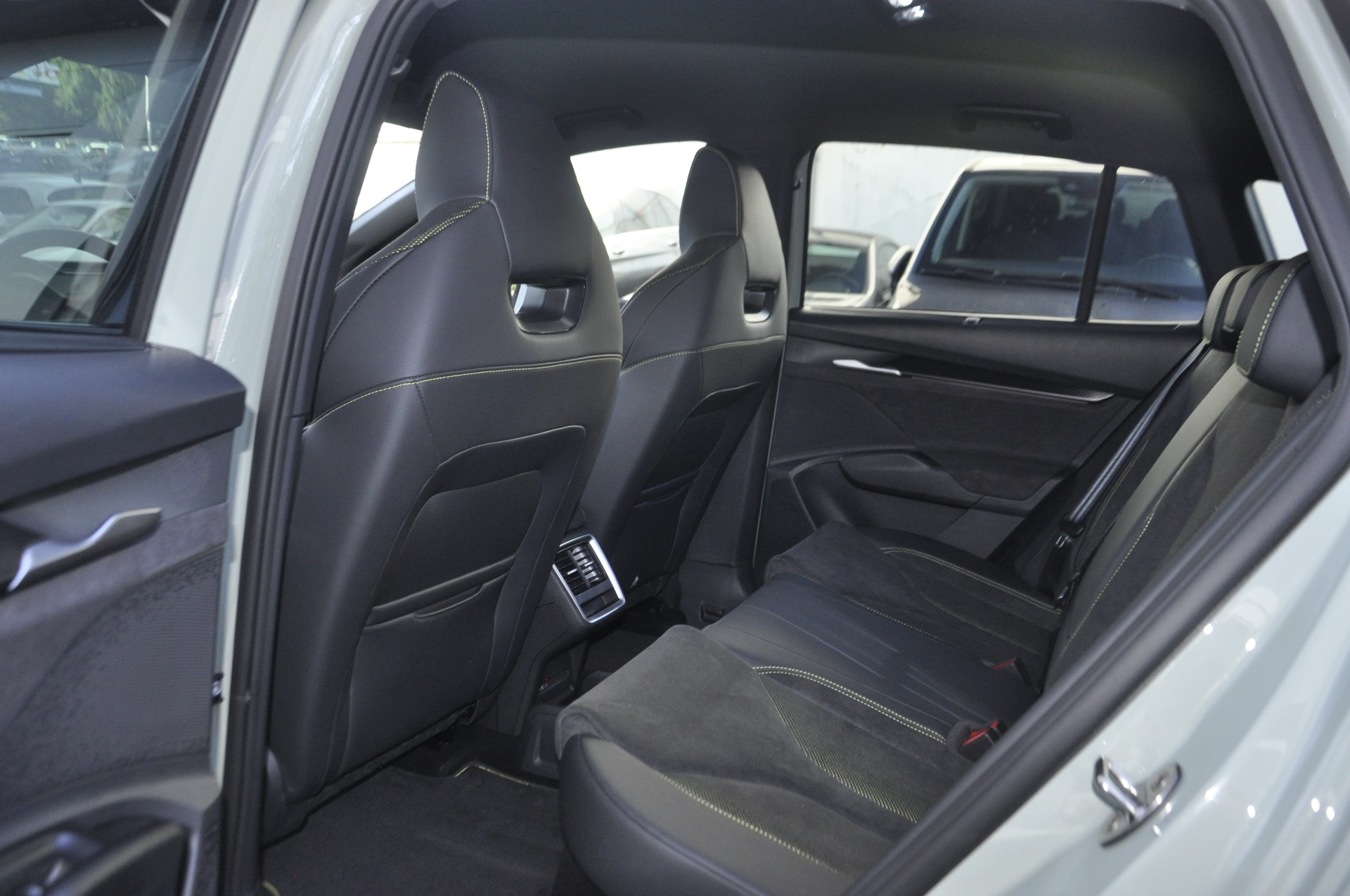 SKODA Elroq RS 4x4 I Anhängerkupplung-image-6
