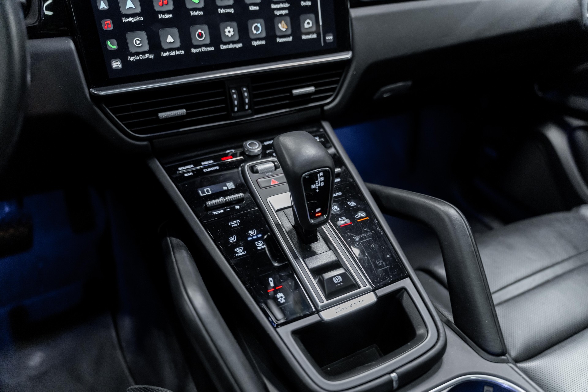 PORSCHE Cayenne Coupé Platinum Edition / CH Auto / Garantie / Pano-Dach / Full Black uvm..-image-14