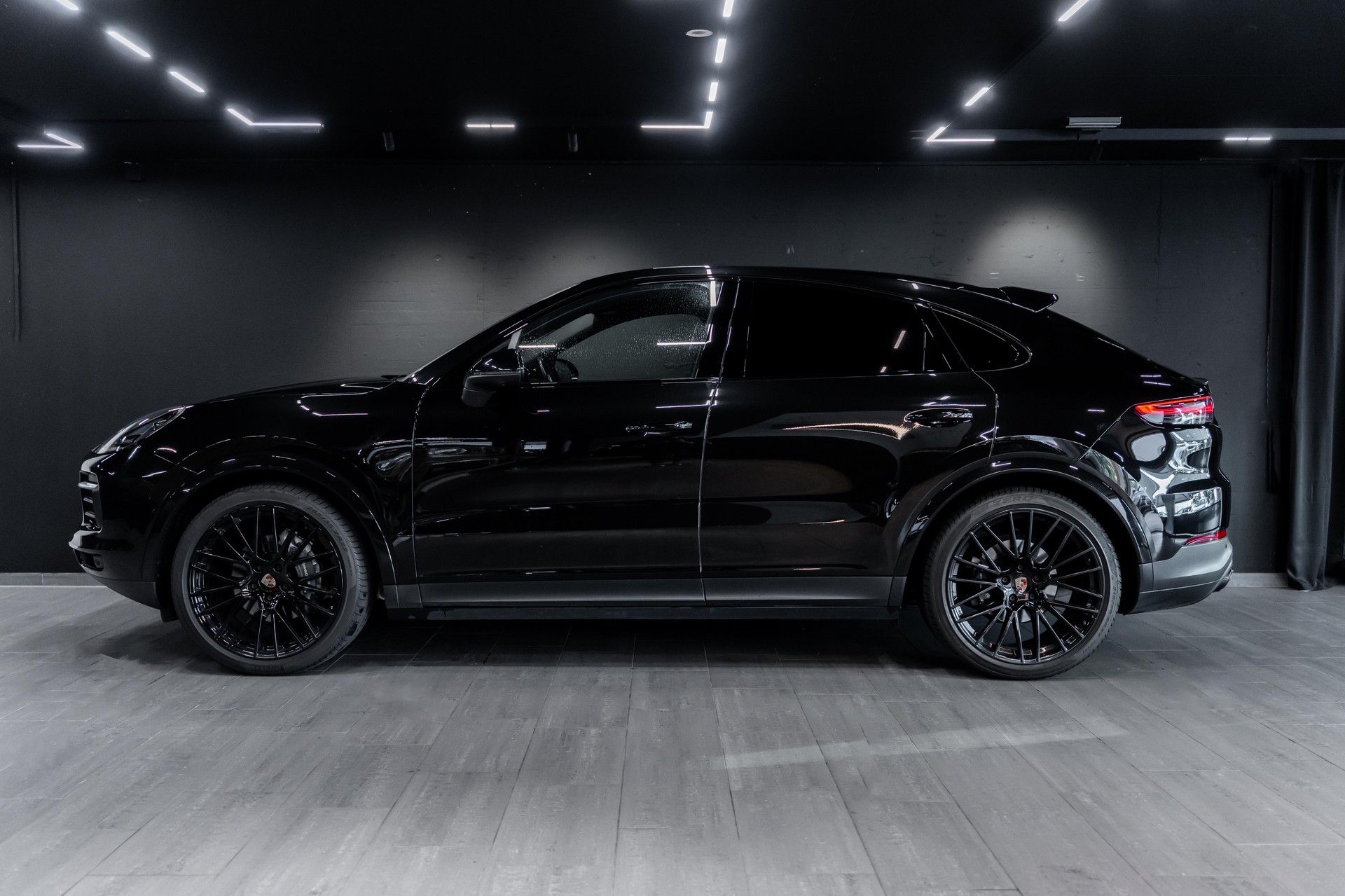 PORSCHE Cayenne Coupé Platinum Edition / CH Auto / Garantie / Pano-Dach / Full Black uvm..-image-4