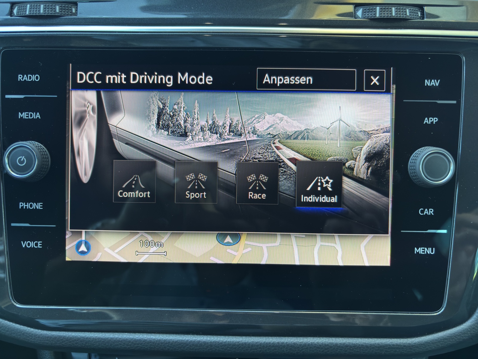 VW Tiguan 2.0TSI R 4Motion DSG mit AHK & Winterreifen-image-21