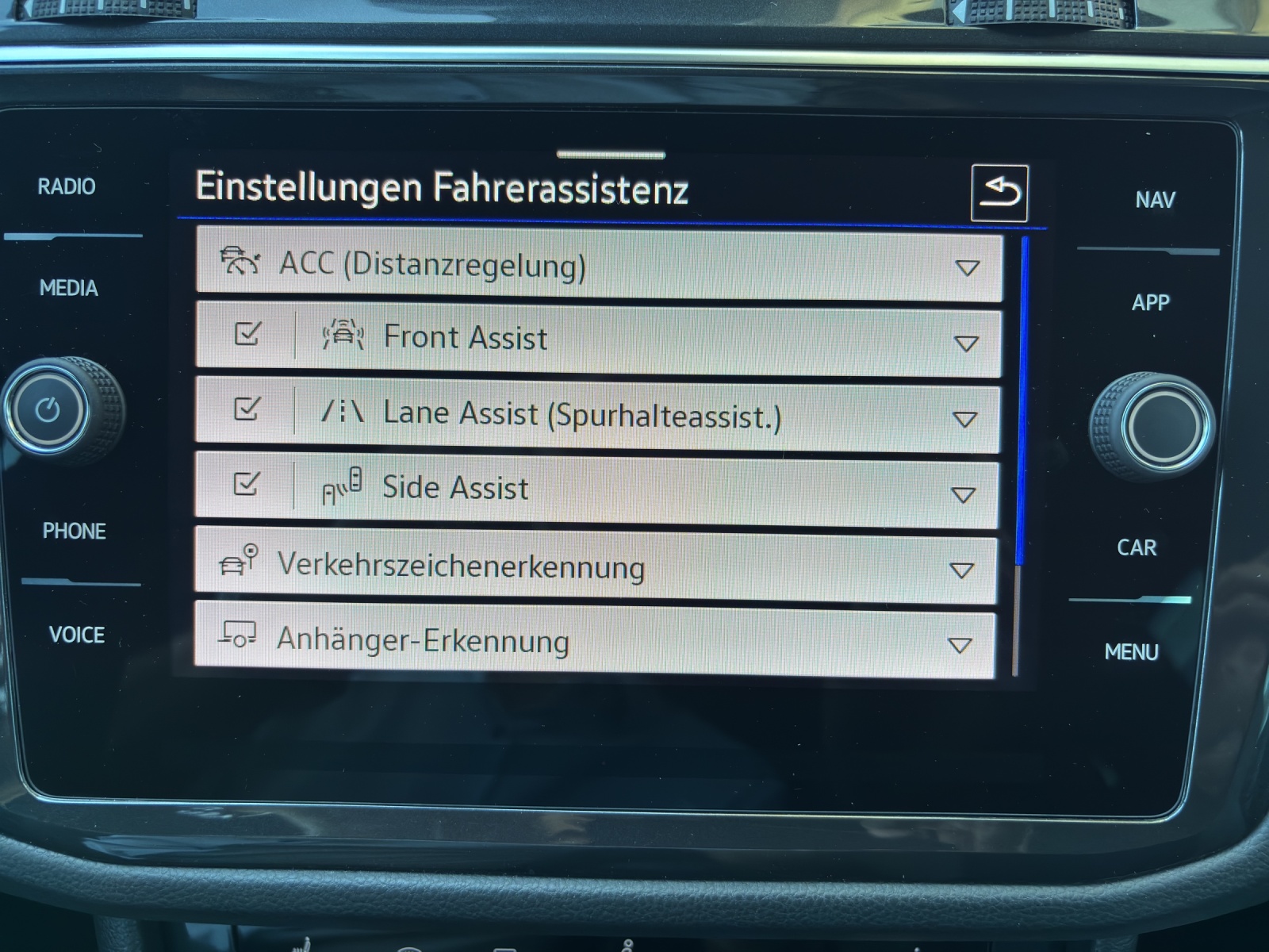 VW Tiguan 2.0TSI R 4Motion DSG mit AHK & Winterreifen-image-27