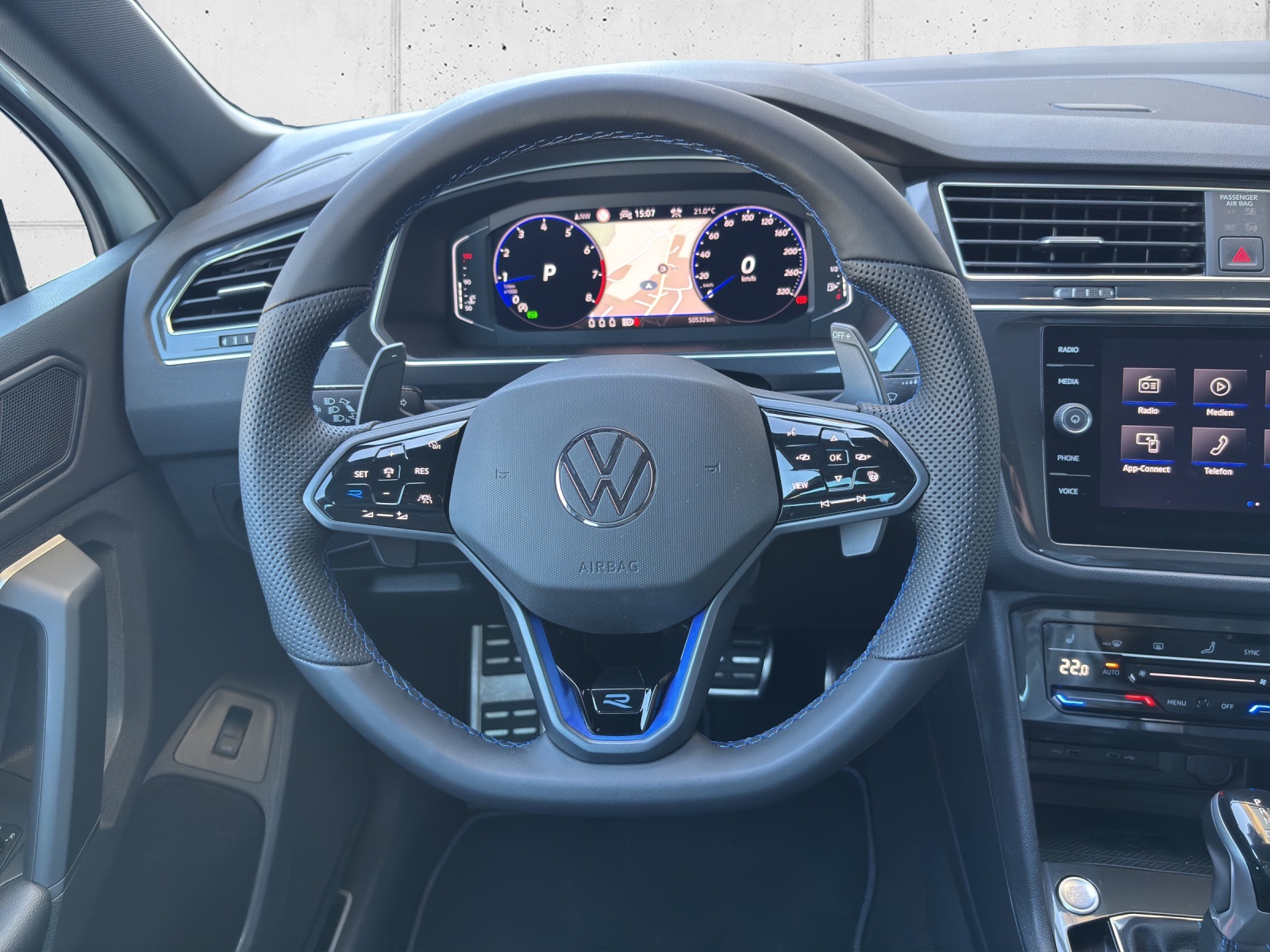 VW Tiguan 2.0TSI R 4Motion DSG mit AHK & Winterreifen-image-13