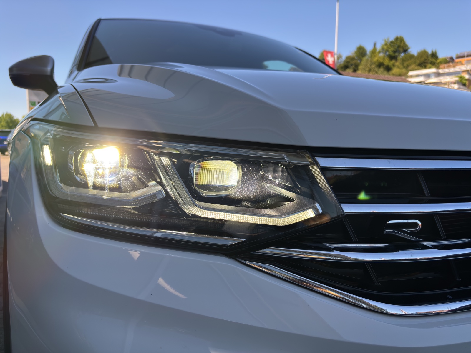 VW Tiguan 2.0TSI R 4Motion DSG mit AHK & Winterreifen-image-11