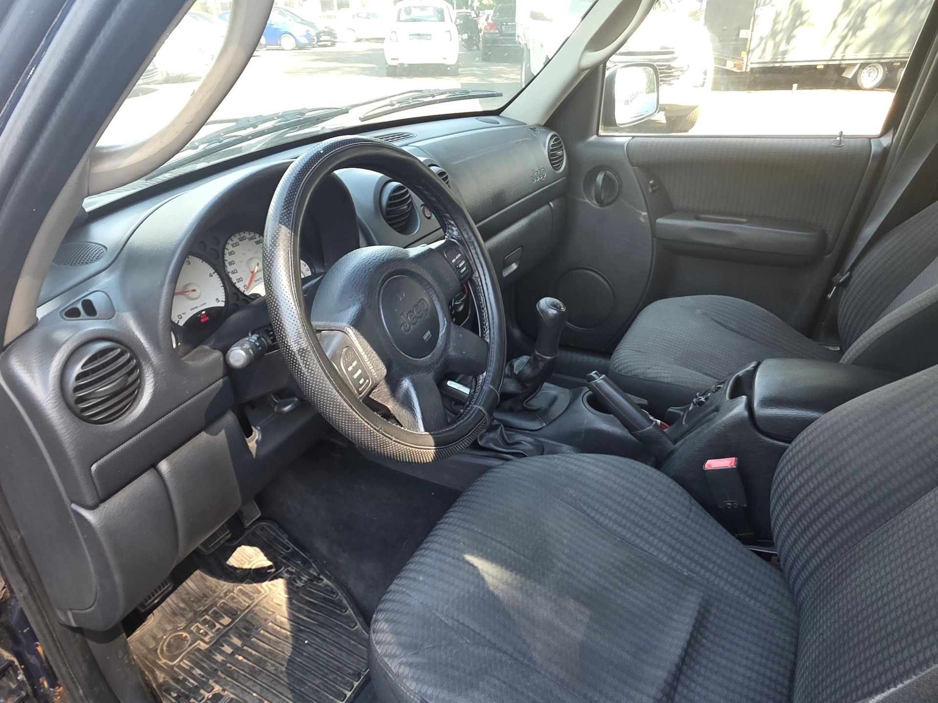 JEEP Cherokee 2.5 CRD Sport-image-7