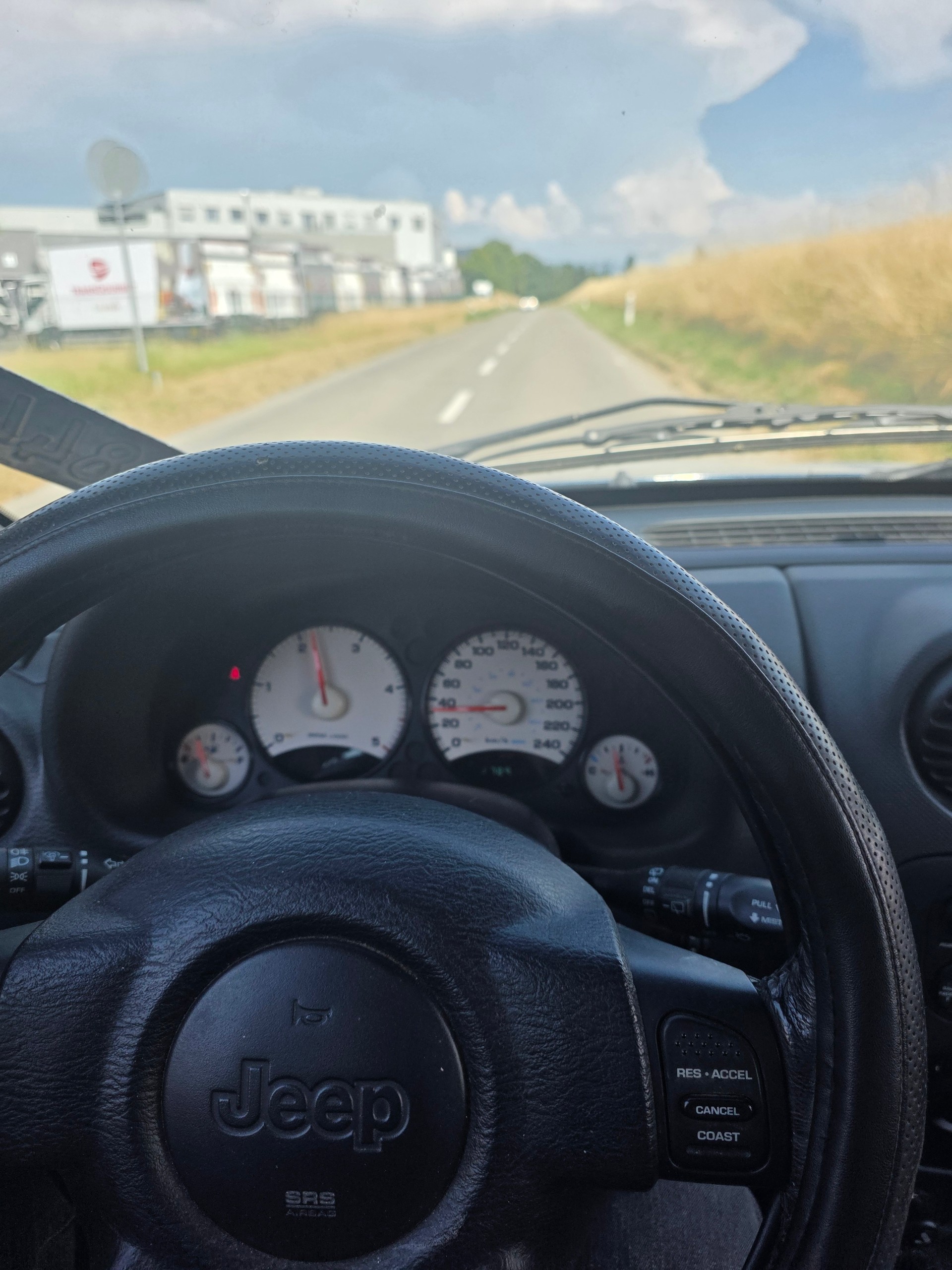 JEEP Cherokee 2.5 CRD Sport-image-8