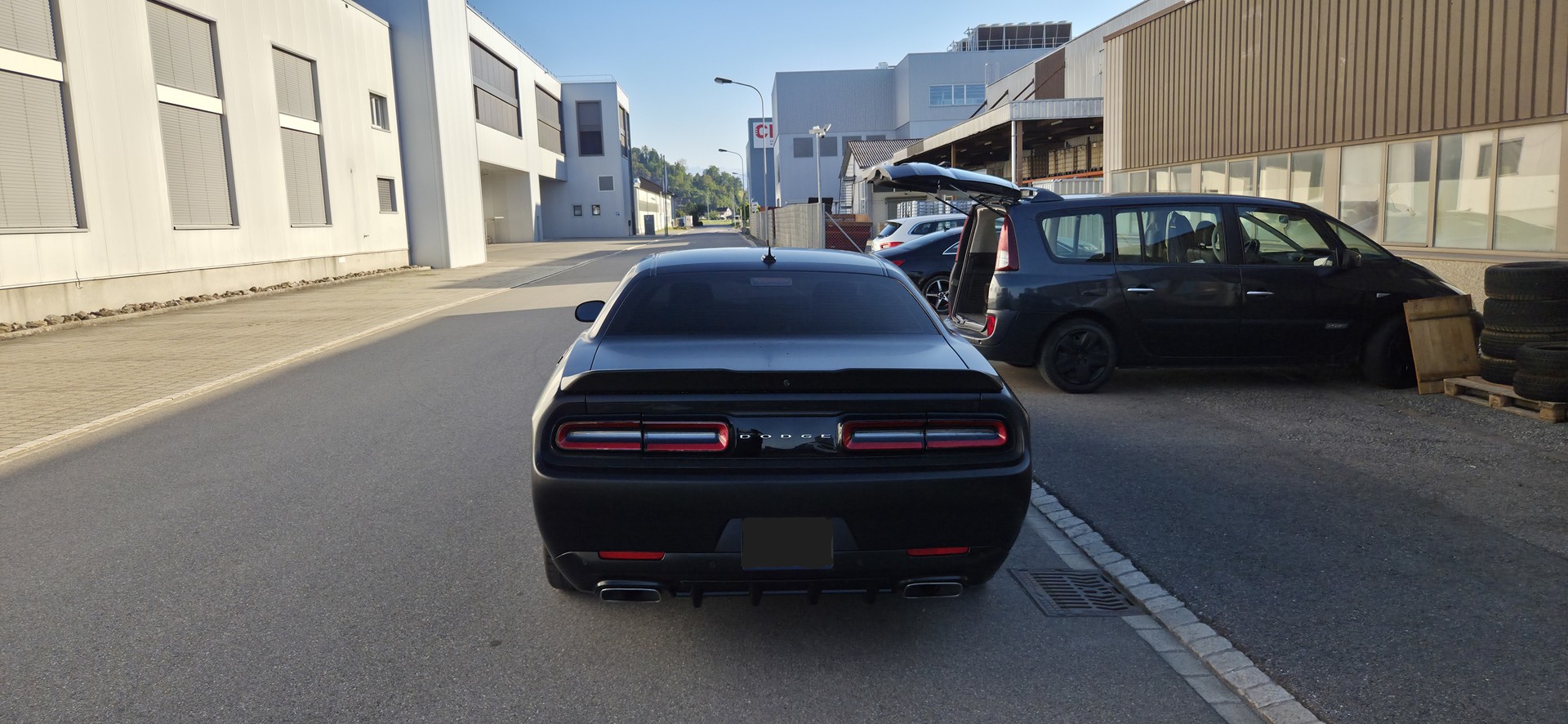 DODGE Challenger SRT 392 6.4 V8 HEMI-image-13