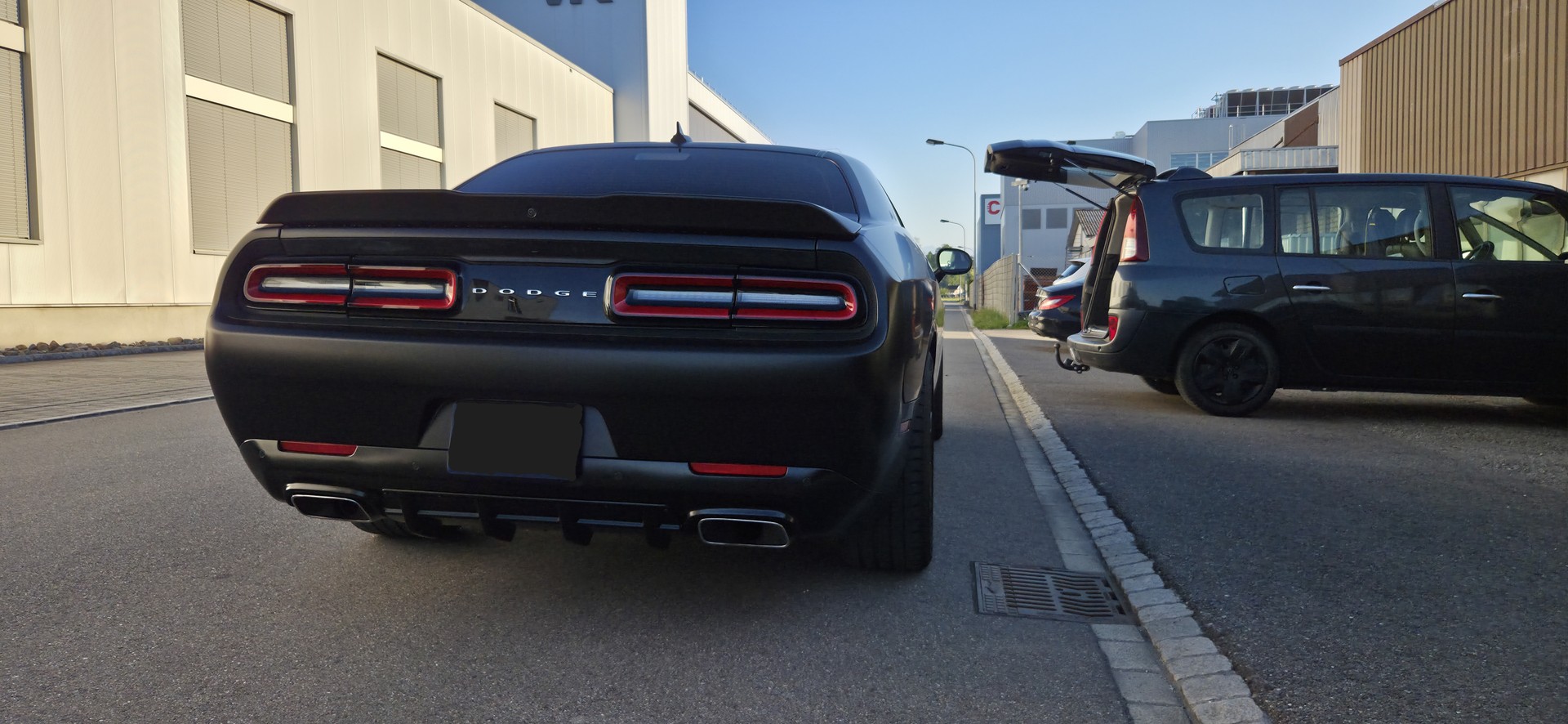 DODGE Challenger SRT 392 6.4 V8 HEMI-image-16