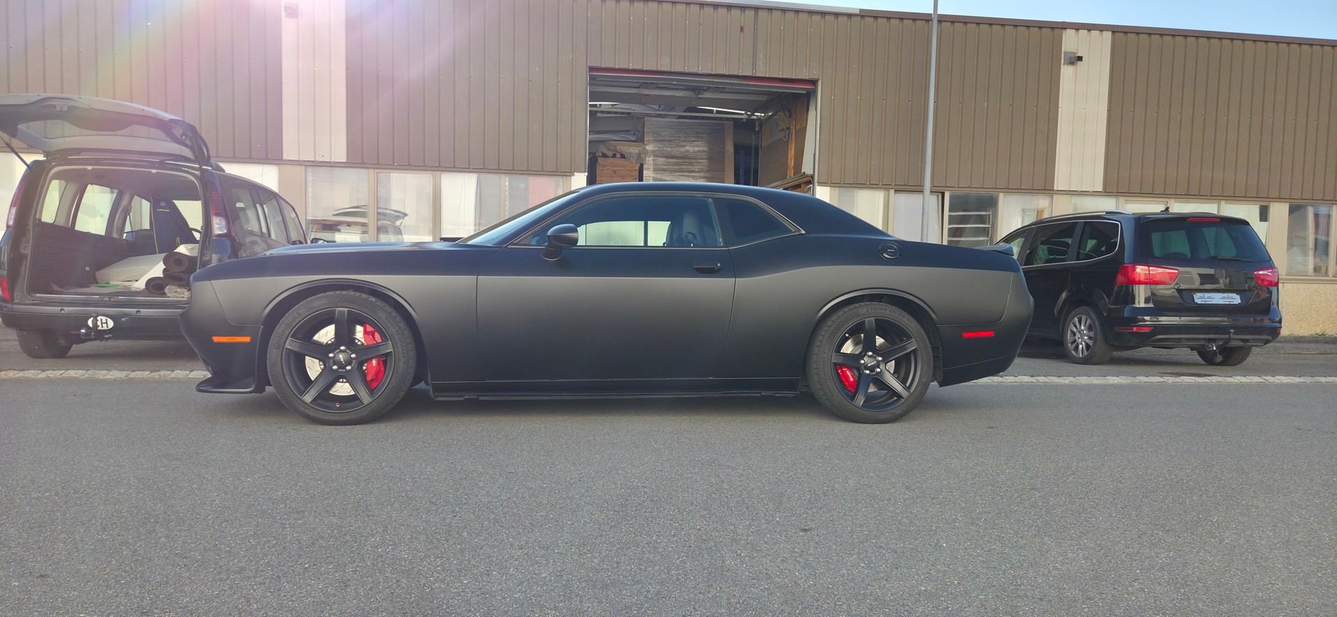 DODGE Challenger SRT 392 6.4 V8 HEMI-image-12