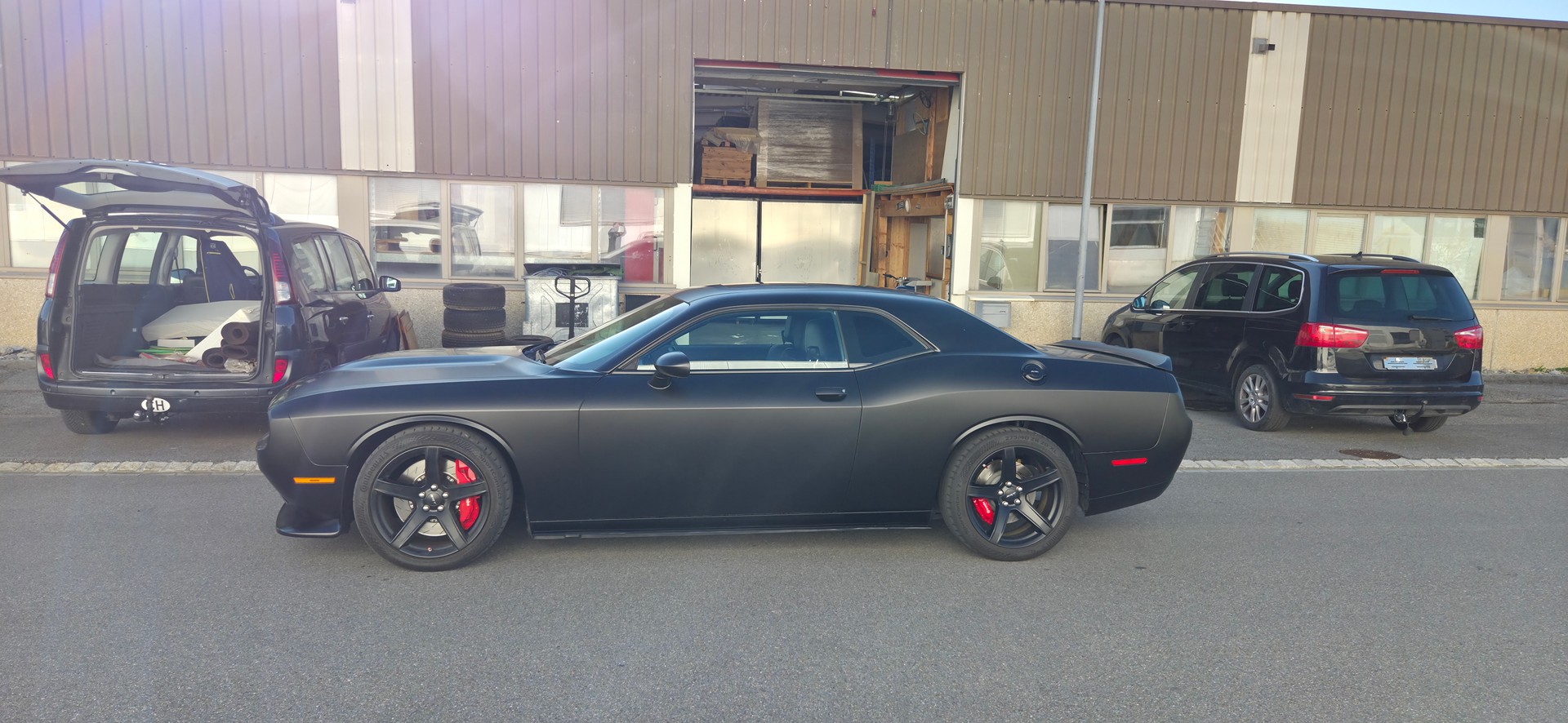 DODGE Challenger SRT 392 6.4 V8 HEMI-image-11