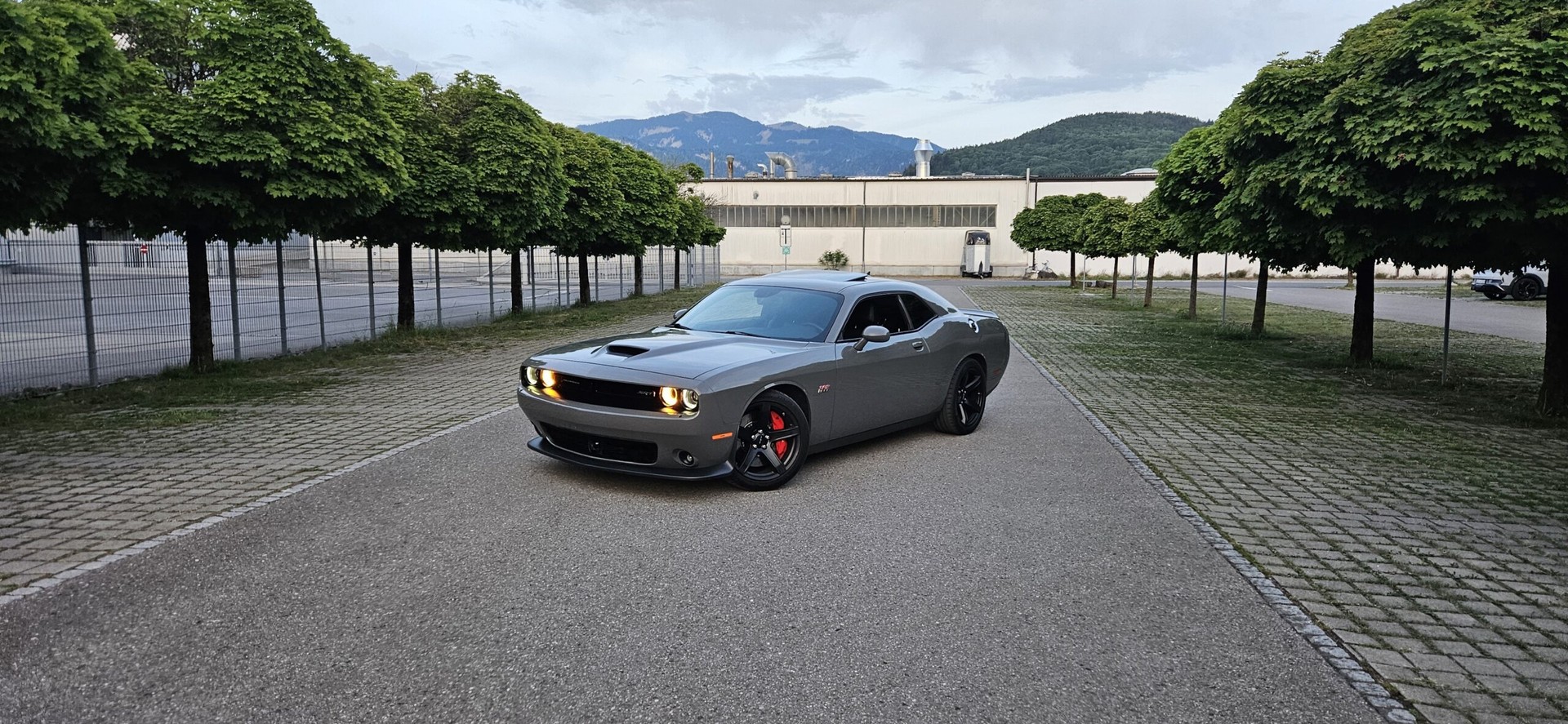 DODGE Challenger SRT 392 6.4 V8 HEMI-image-17