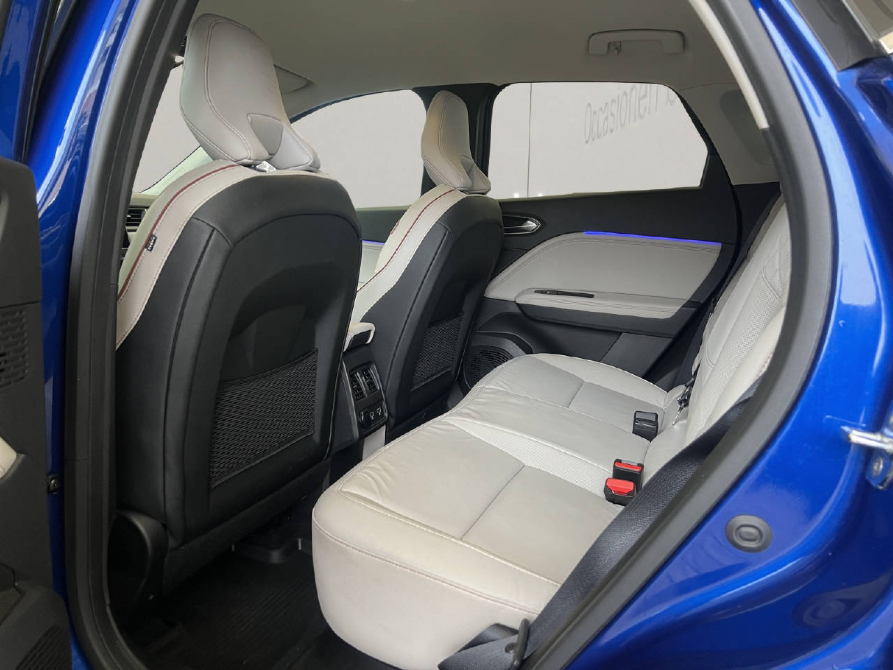 RENAULT Captur 1.6 E-Tech Plug-in Initiale-image-8
