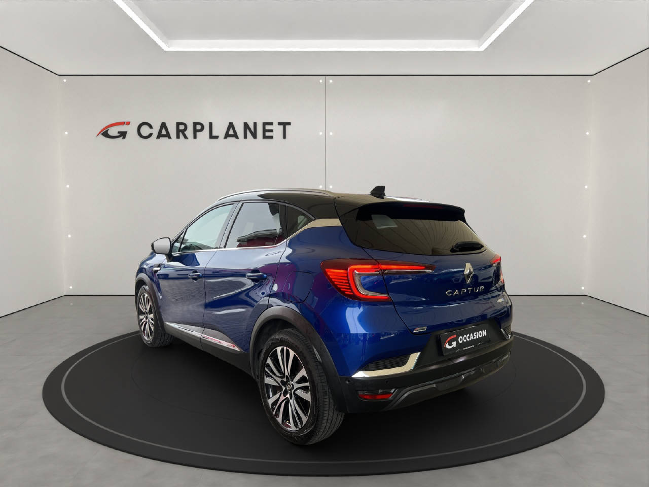 RENAULT Captur 1.6 E-Tech Plug-in Initiale-image-1