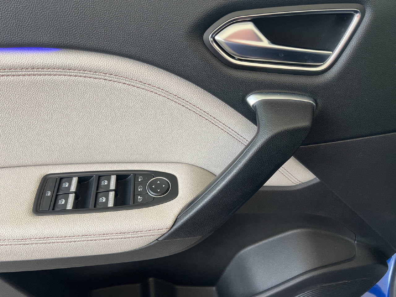 RENAULT Captur 1.6 E-Tech Plug-in Initiale-image-14