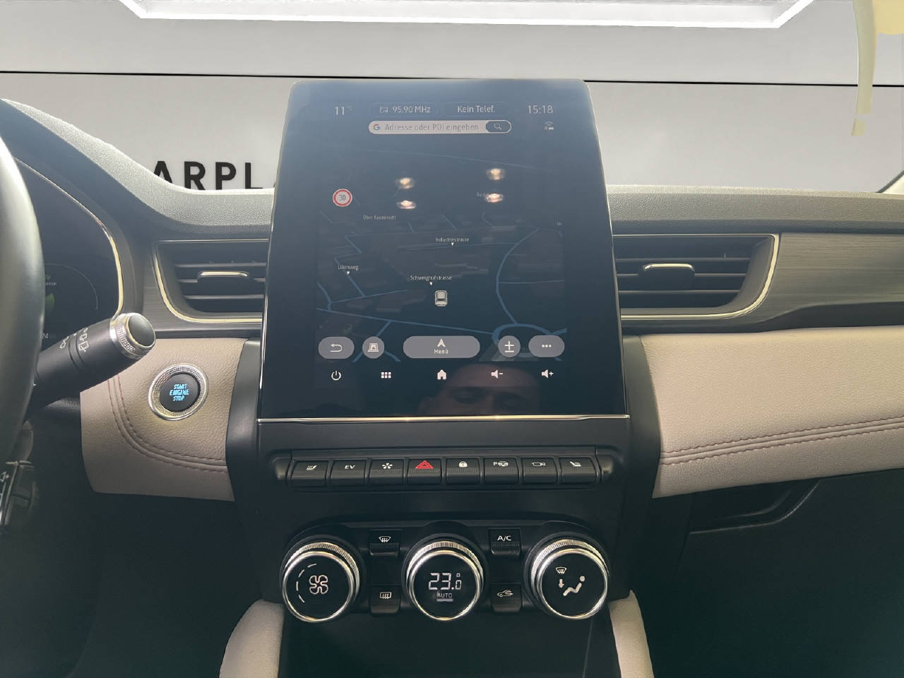 RENAULT Captur 1.6 E-Tech Plug-in Initiale-image-17