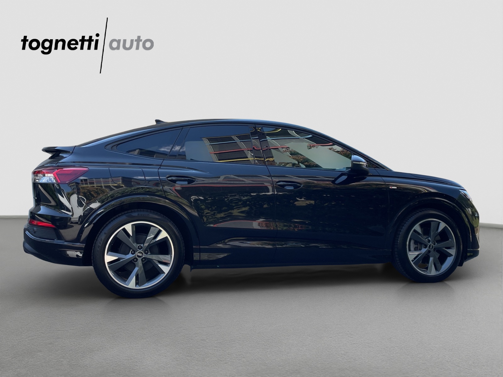 AUDI Q4 Sportback e-tron 50 quattro-image-2