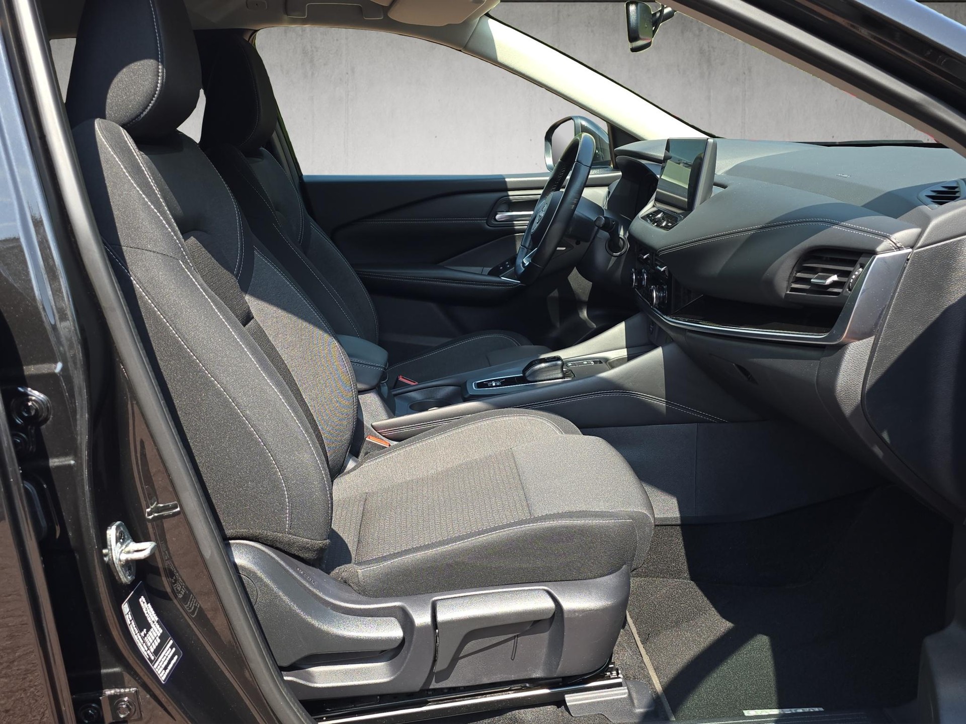 NISSAN Qashqai 1.5 VC-T N-Connecta-image-13