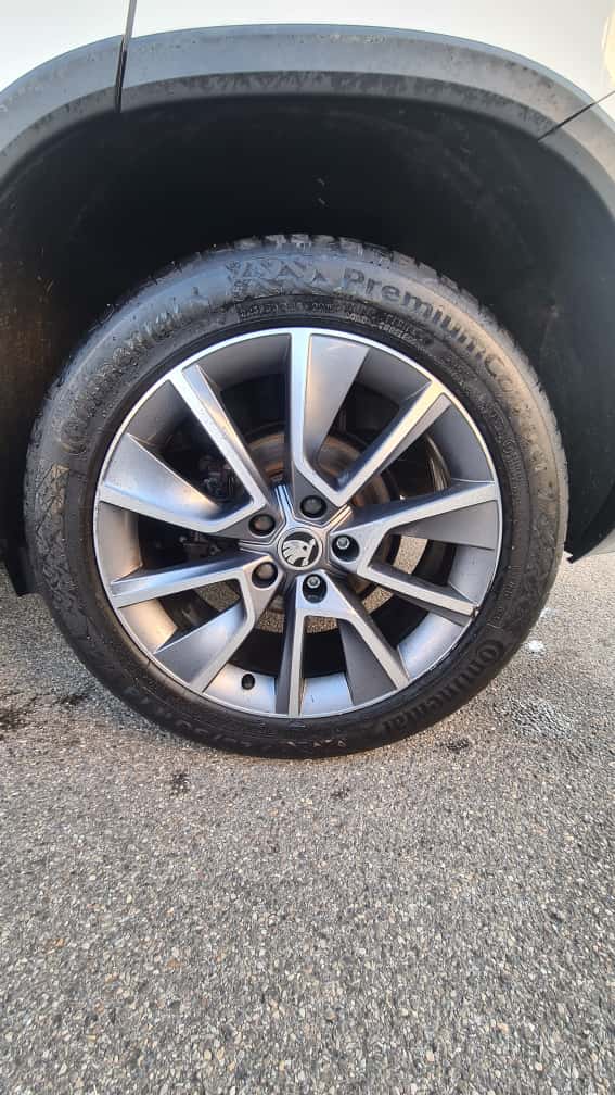 SKODA Karoq 2.0 TDI CR Scout 4x4 DSG ** Gr-Navi ** RF-Kamera ** Anh-Kupplung ** Totwinkel-Assist ** Frisch Ab MFK & Service **-image-12