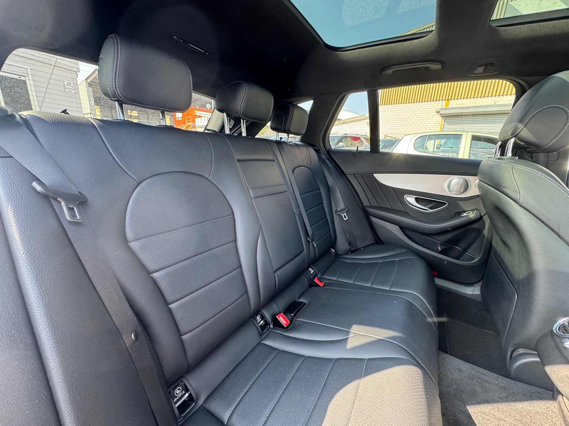 MERCEDES-BENZ C 250 AMG Line 7G-Tronic-image-10