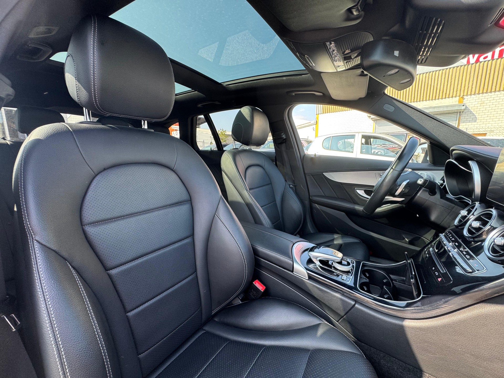 MERCEDES-BENZ C 250 AMG Line 7G-Tronic-image-9