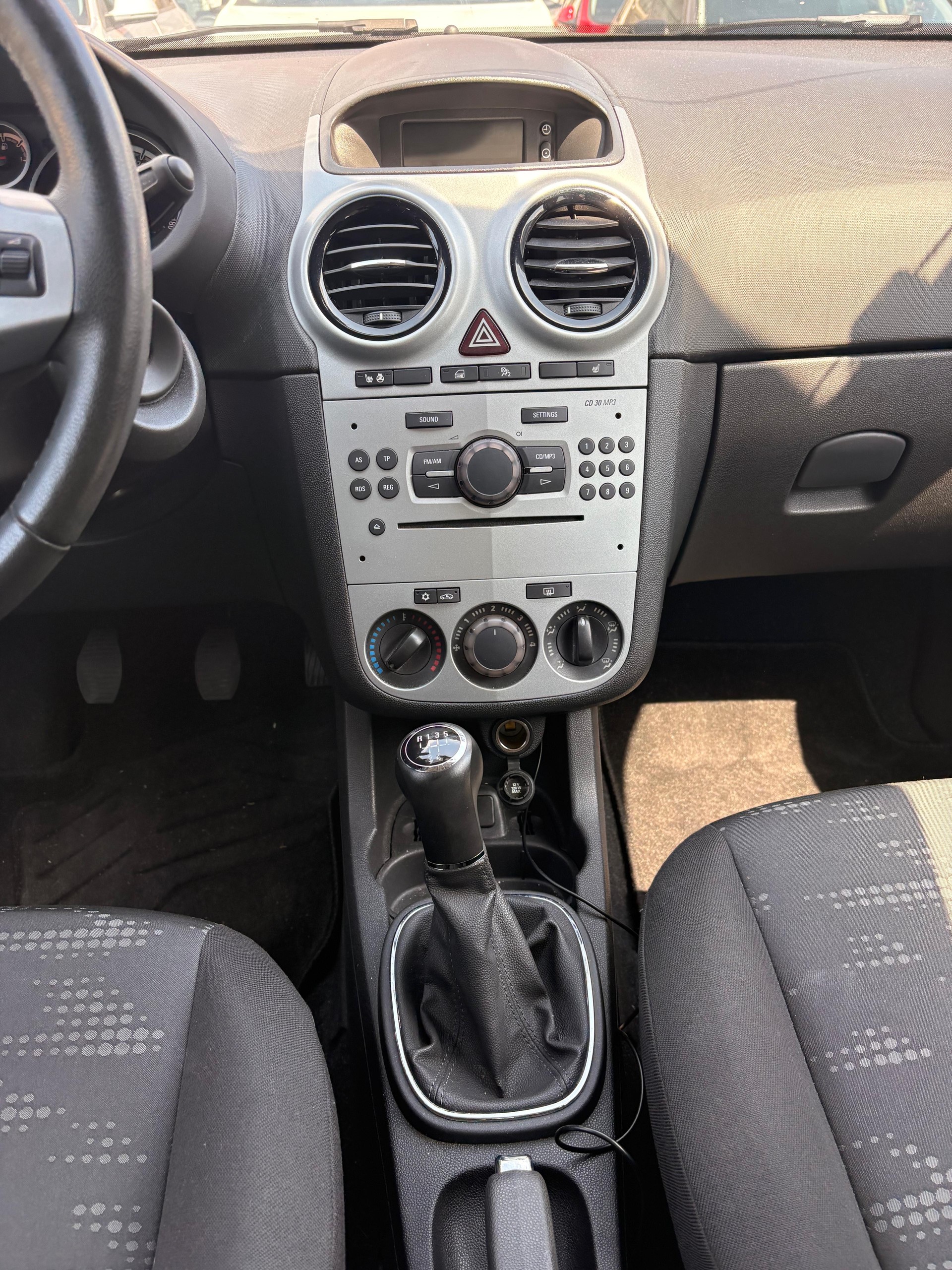 OPEL Corsa 1.4 TP Enjoy-image-5