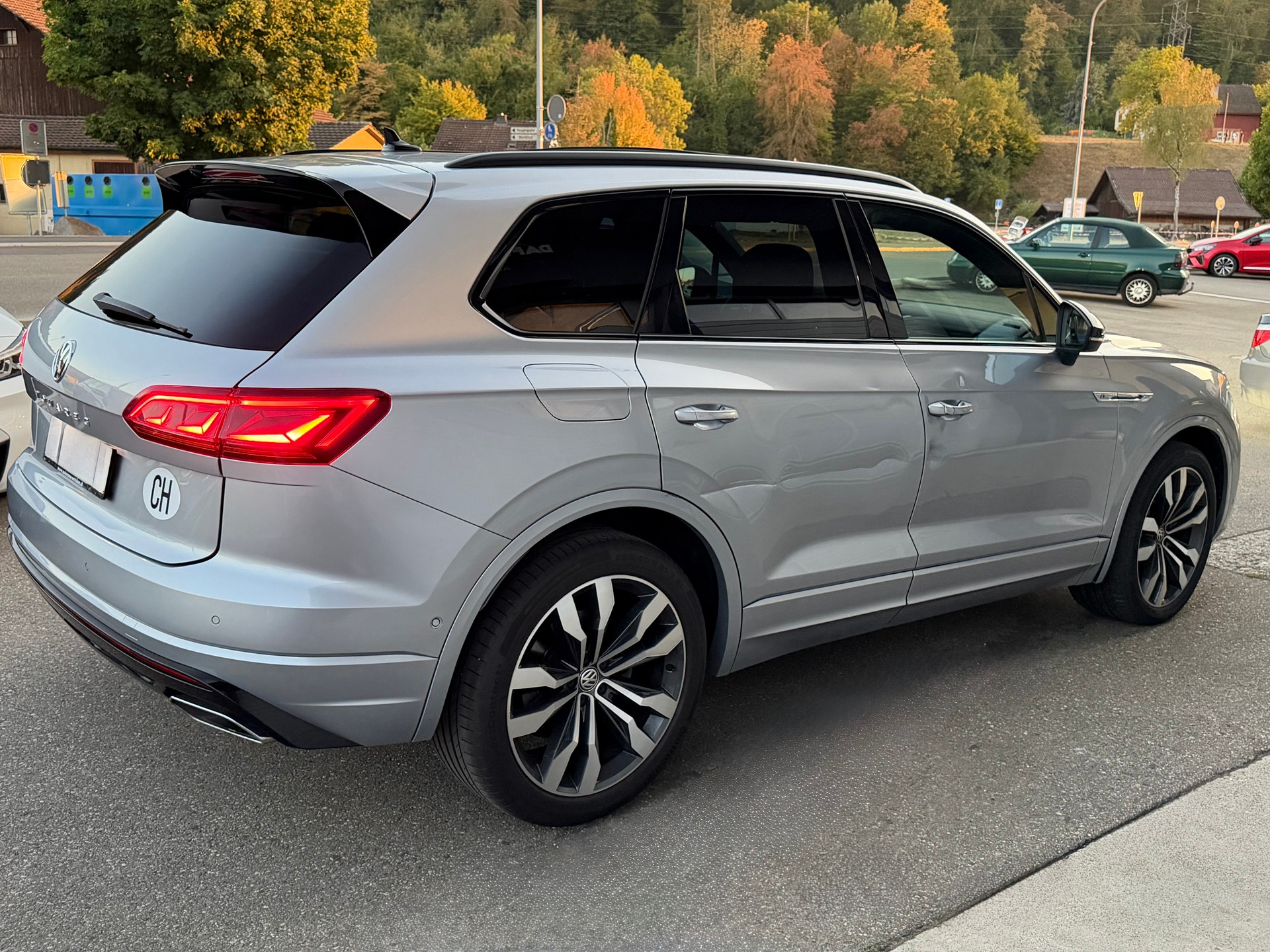 VW Touareg 3.0 TDI R Line Tiptronic-image-4