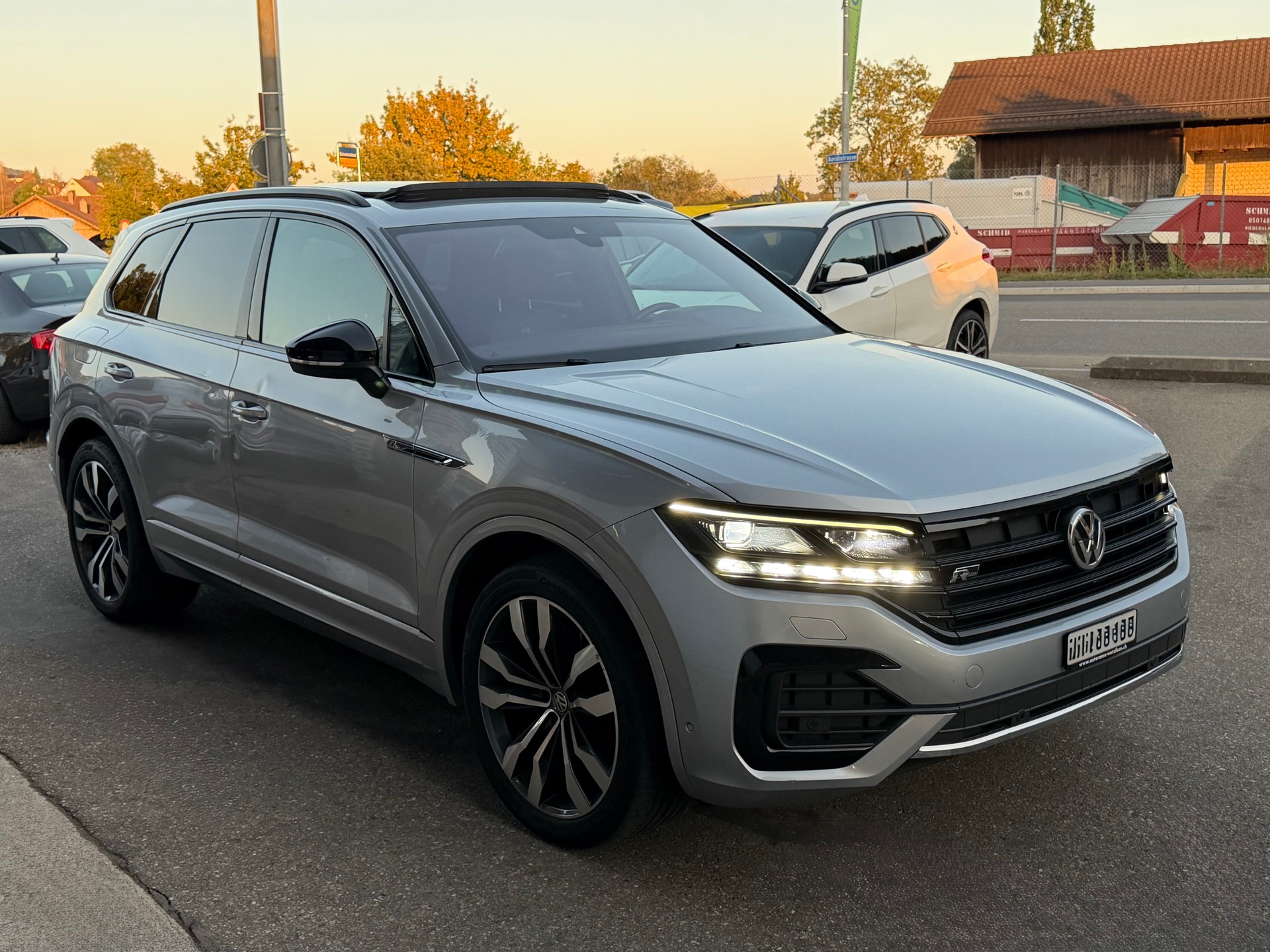 VW Touareg 3.0 TDI R Line Tiptronic-image-2